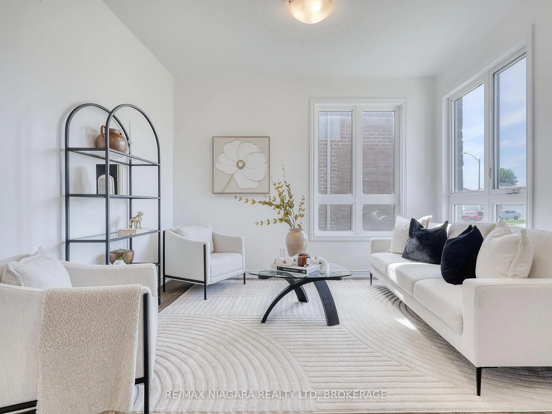 Photo 4 of 8094 Citation Road, Niagara Falls, Ascot — HOMEH
