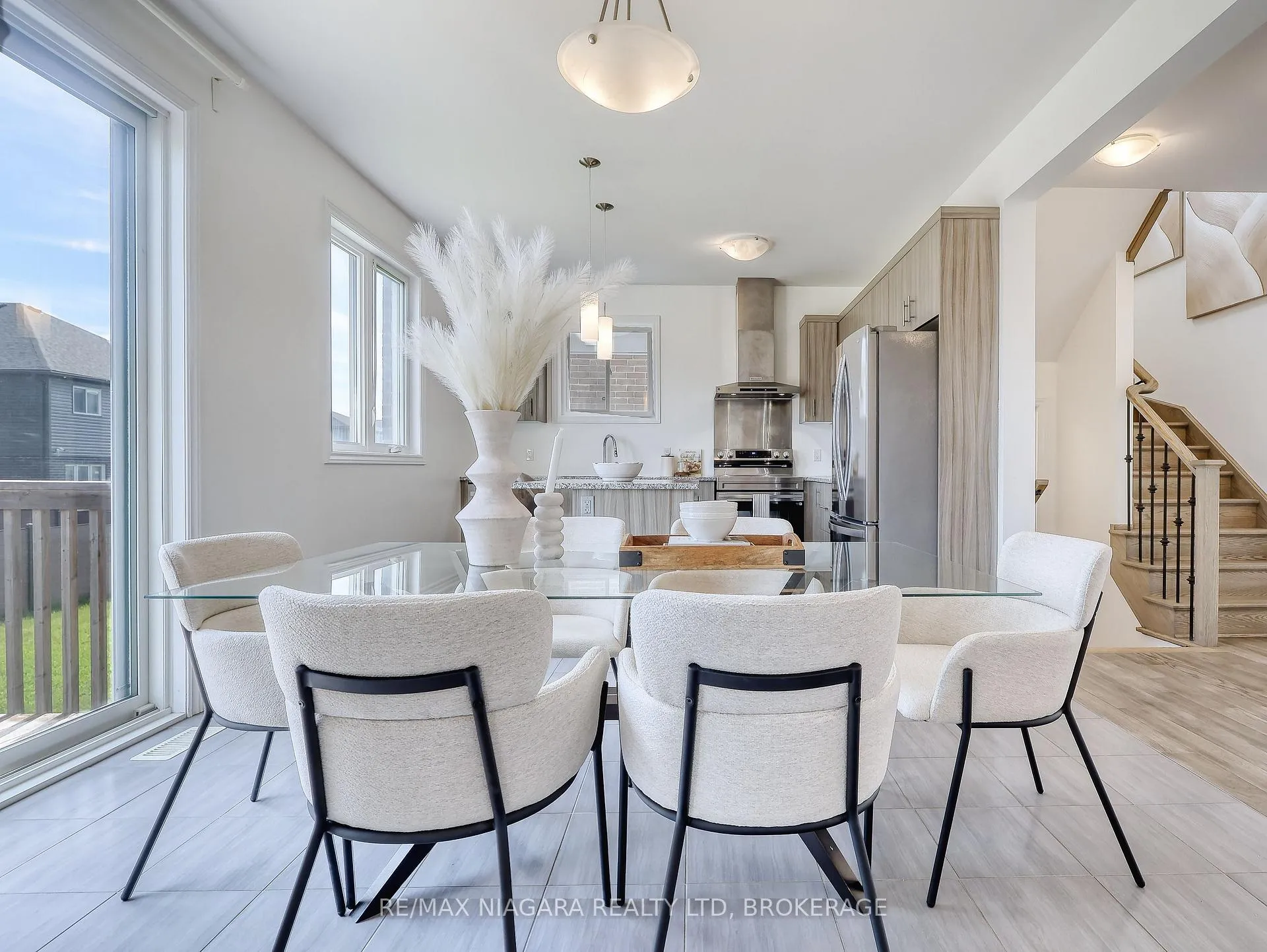Photo 7 of 8094 Citation Road, Niagara Falls, Ascot — HOMEH
