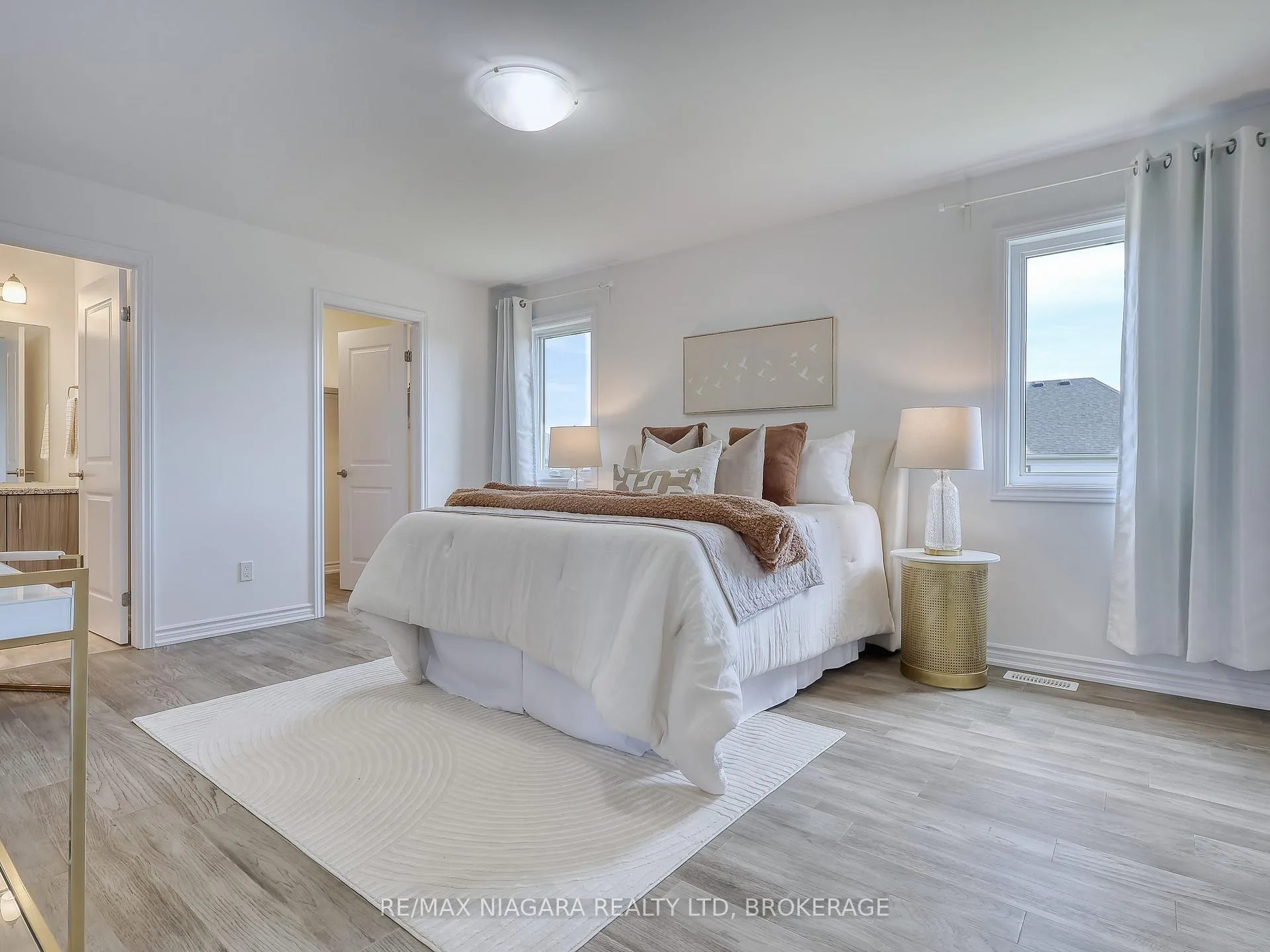 Photo 8 of 8094 Citation Road, Niagara Falls, Ascot — HOMEH
