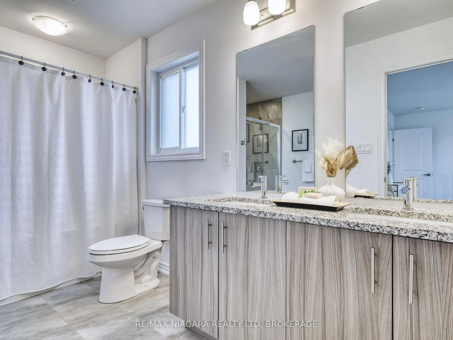 Photo 9 of 8094 Citation Road, Niagara Falls, Ascot — HOMEH