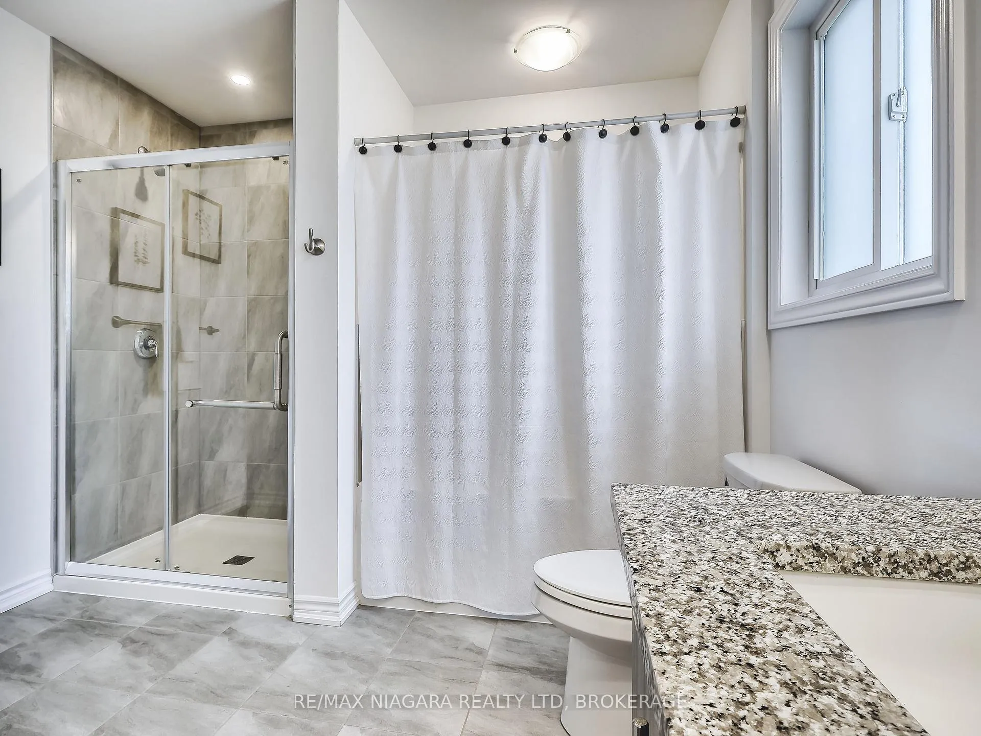 Photo 10 of 8094 Citation Road, Niagara Falls, Ascot — HOMEH