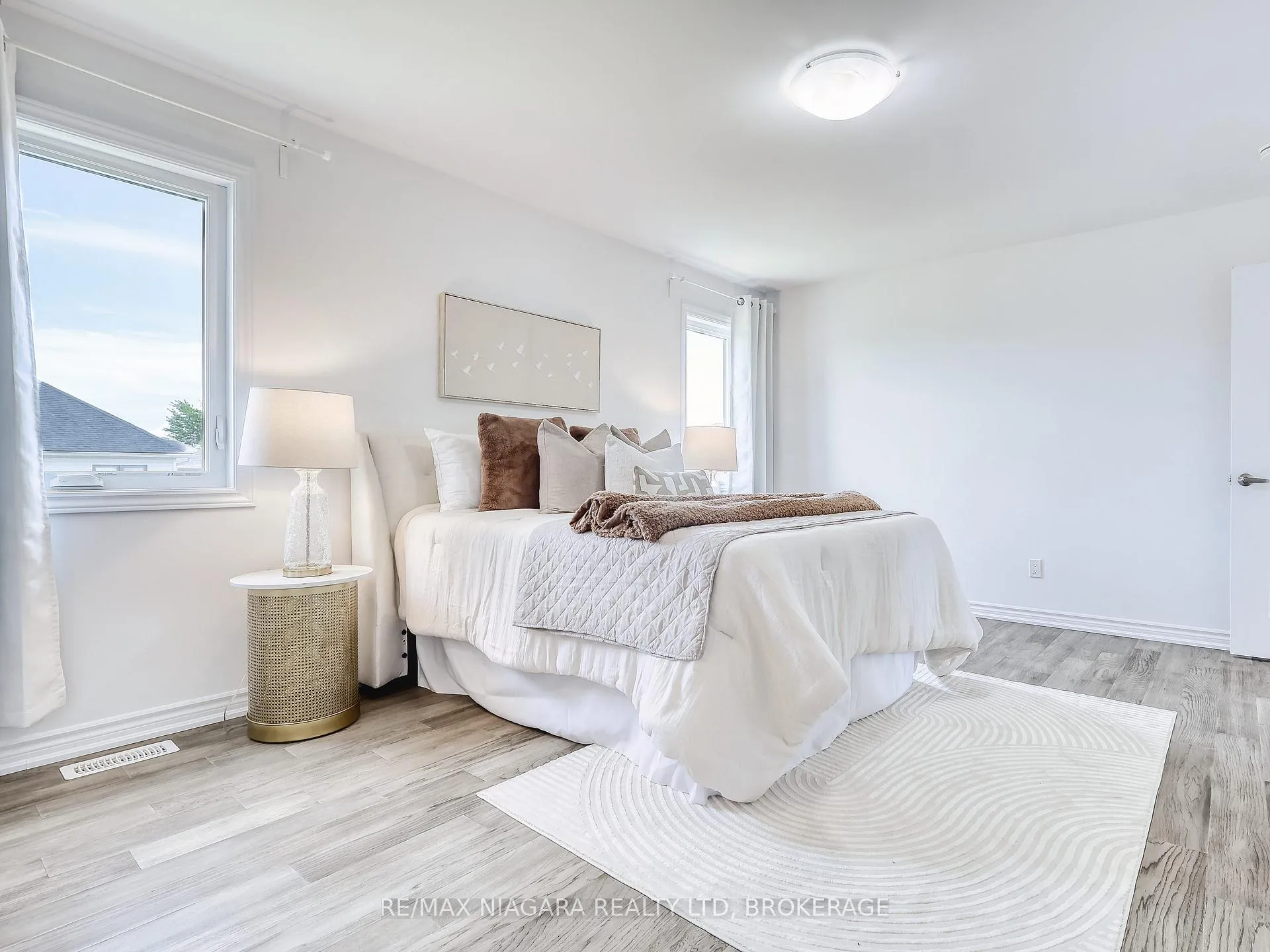 Photo 11 of 8094 Citation Road, Niagara Falls, Ascot — HOMEH