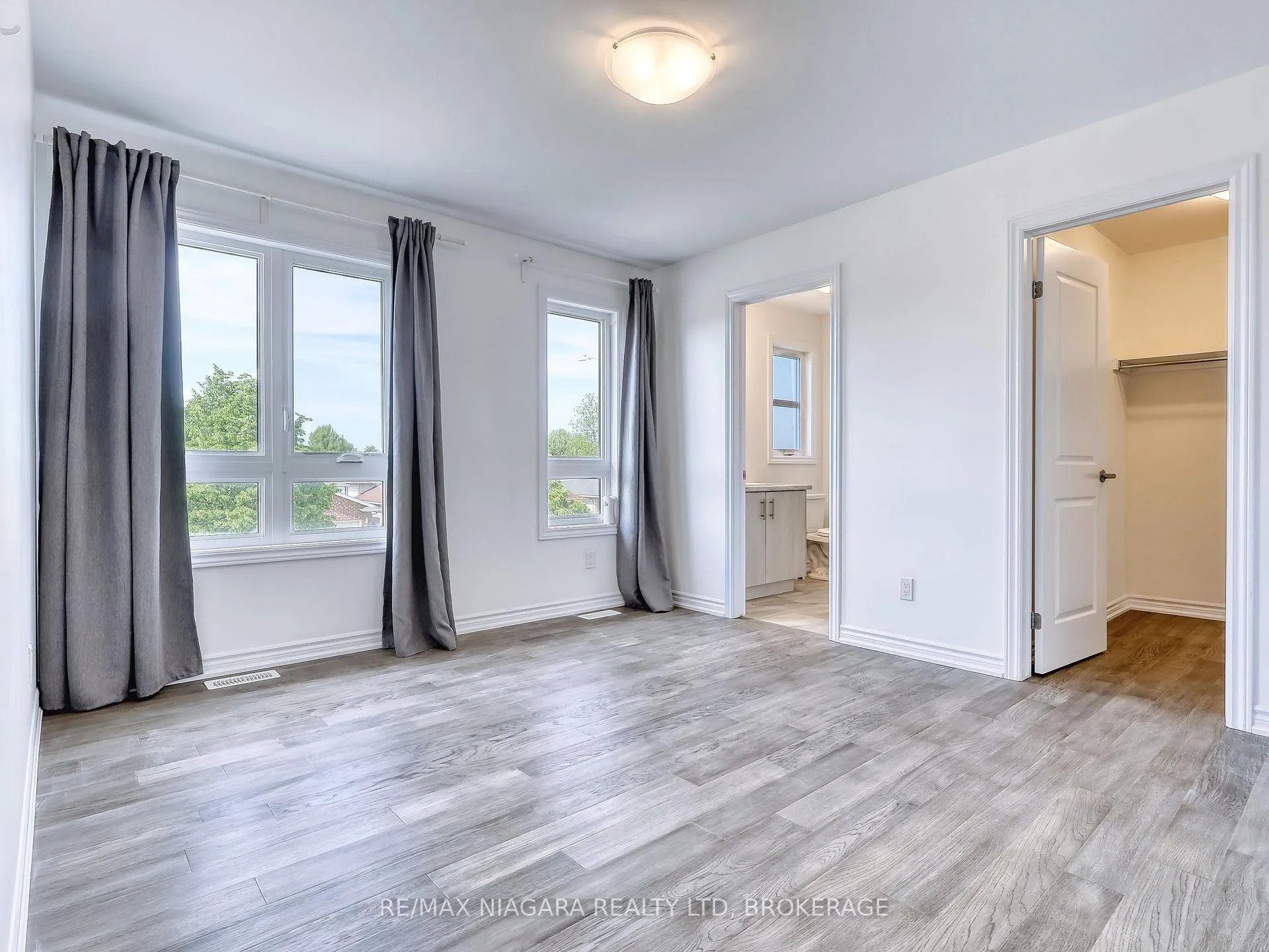 Photo 15 of 8094 Citation Road, Niagara Falls, Ascot — HOMEH