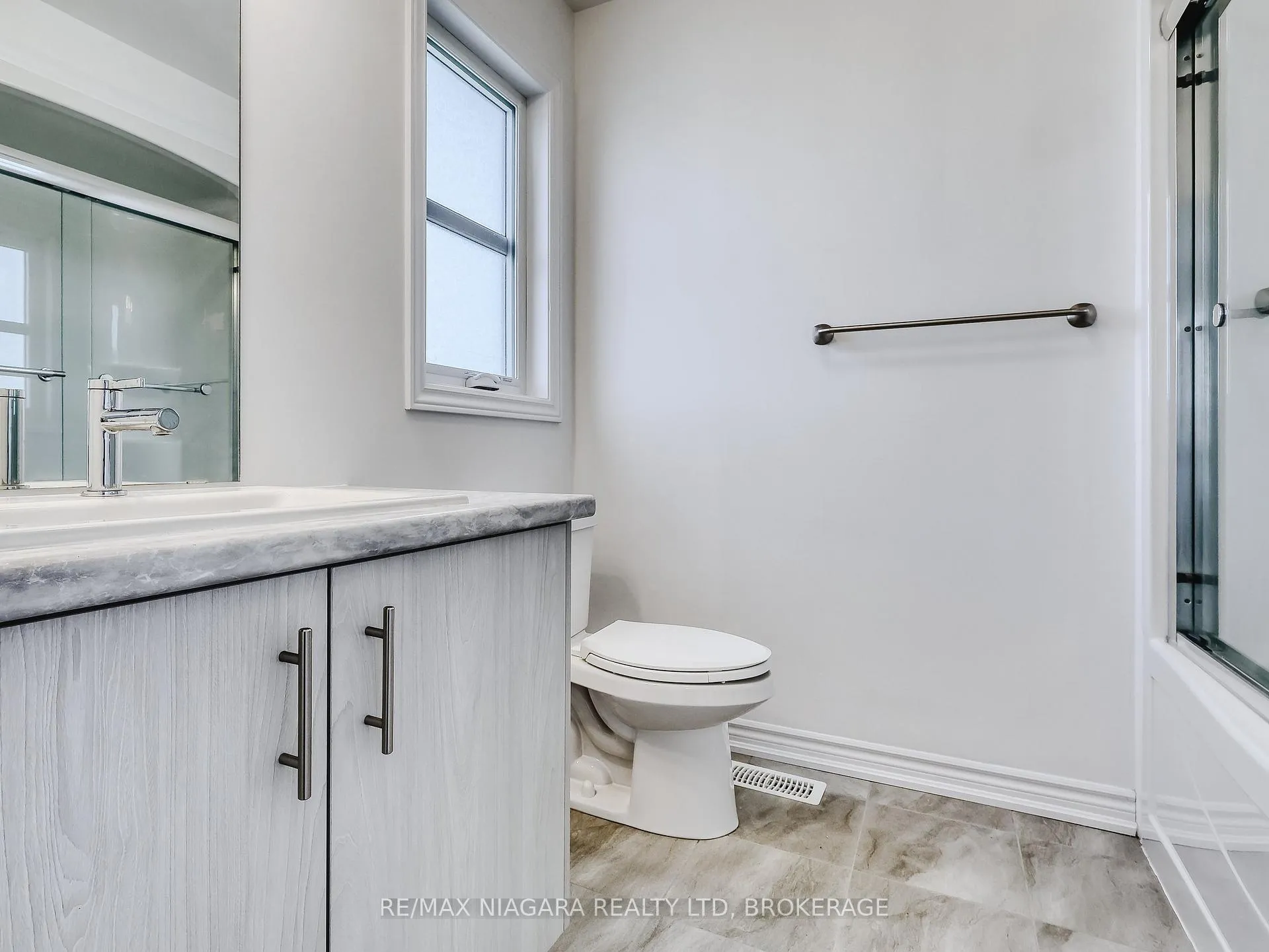 Photo 17 of 8094 Citation Road, Niagara Falls, Ascot — HOMEH