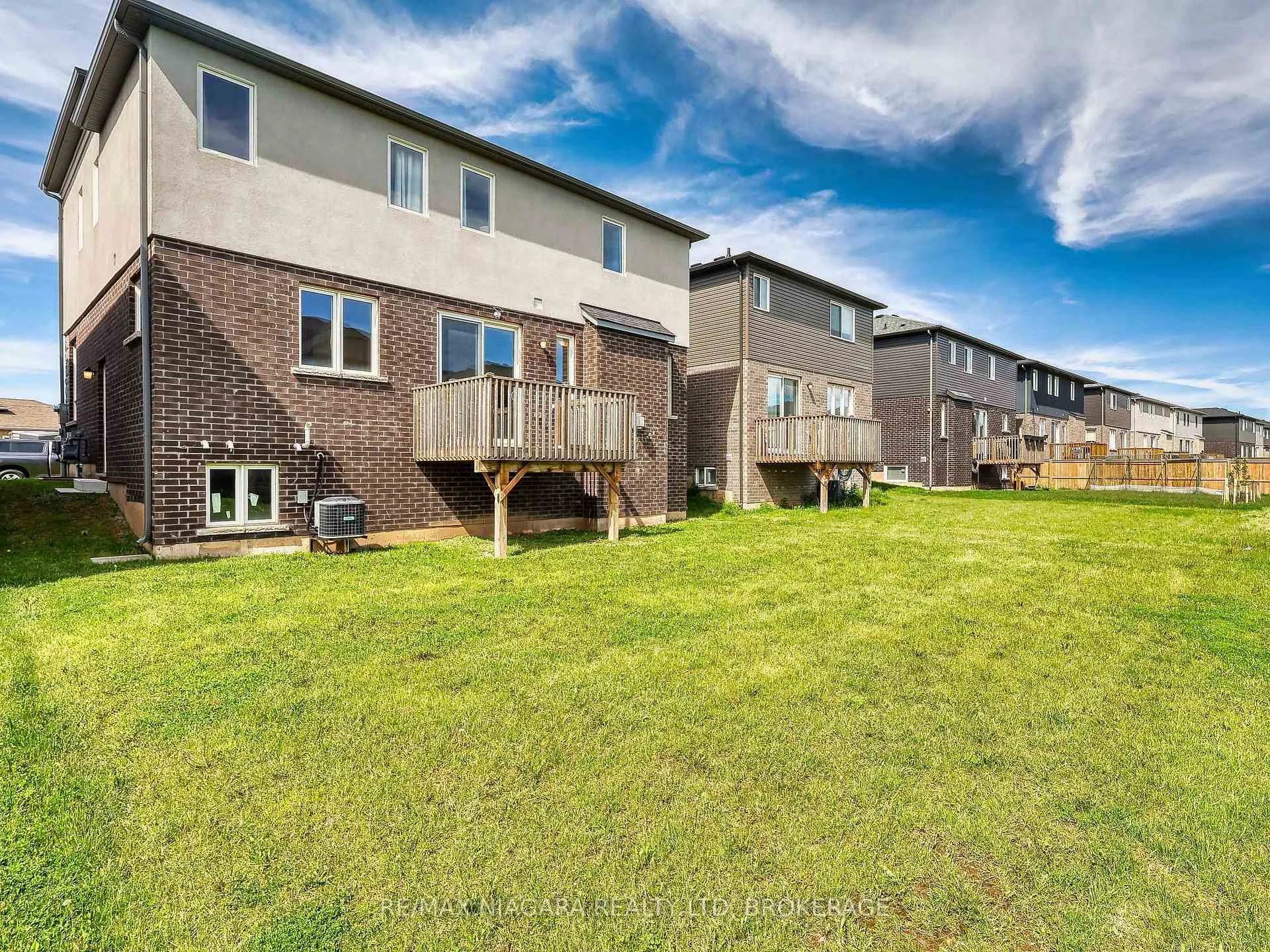 Photo 23 of 8094 Citation Road, Niagara Falls, Ascot — HOMEH