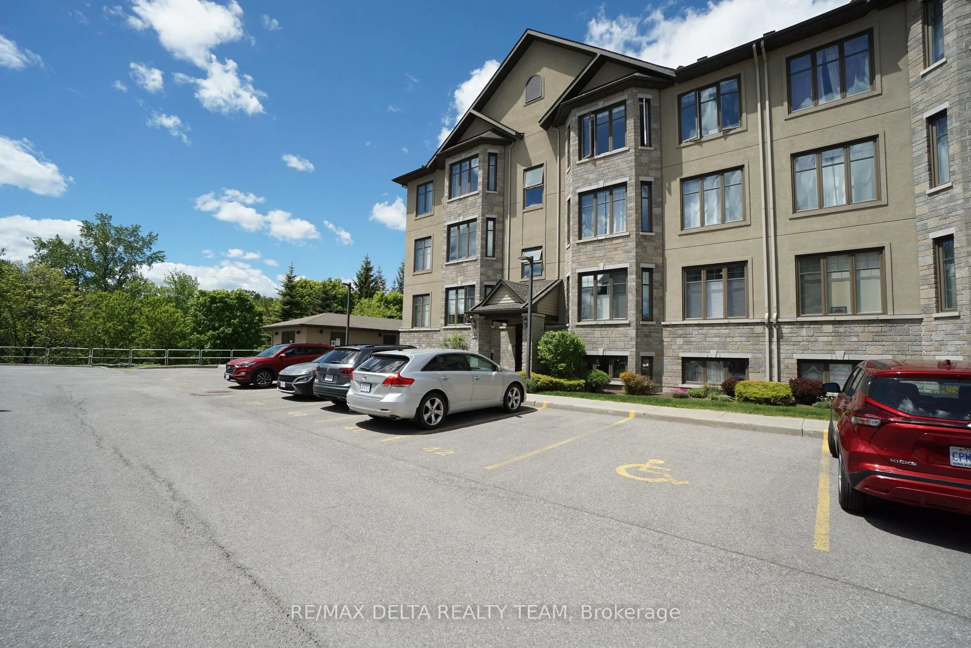 Photo 4 of Unit 7, 90 Prestige Circle, Ottawa, Chatelaine Village — HOMEH