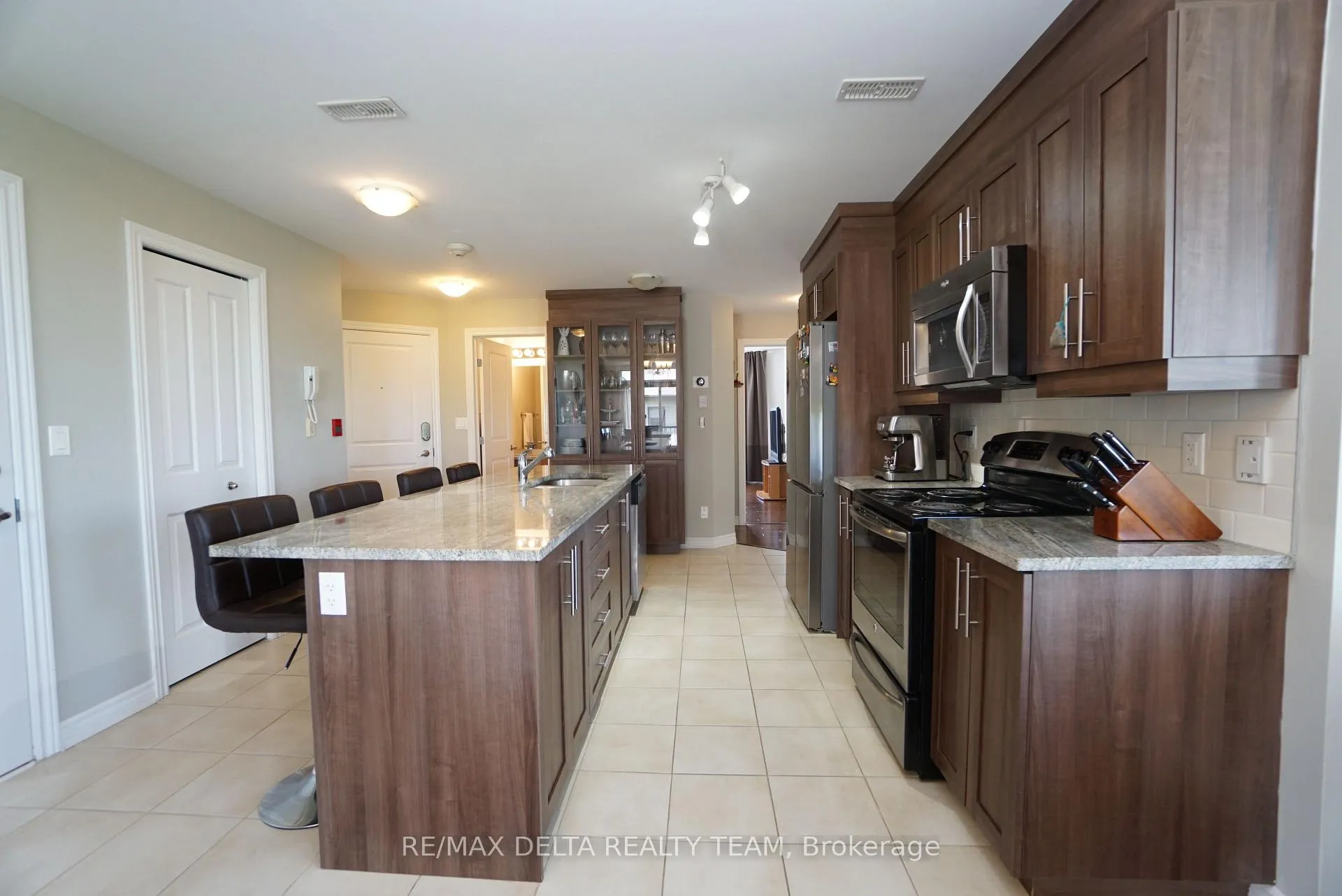 Photo 8 of Unit 7, 90 Prestige Circle, Ottawa, Chatelaine Village — HOMEH