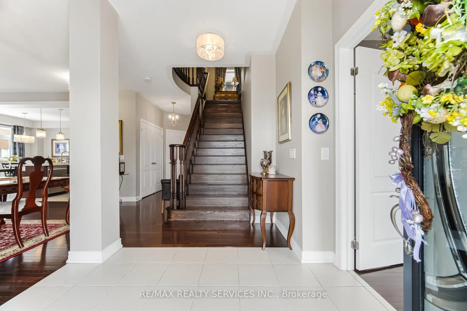Photo 8 of 93 Learmont Avenue, Caledon, Rural Caledon — HOMEH