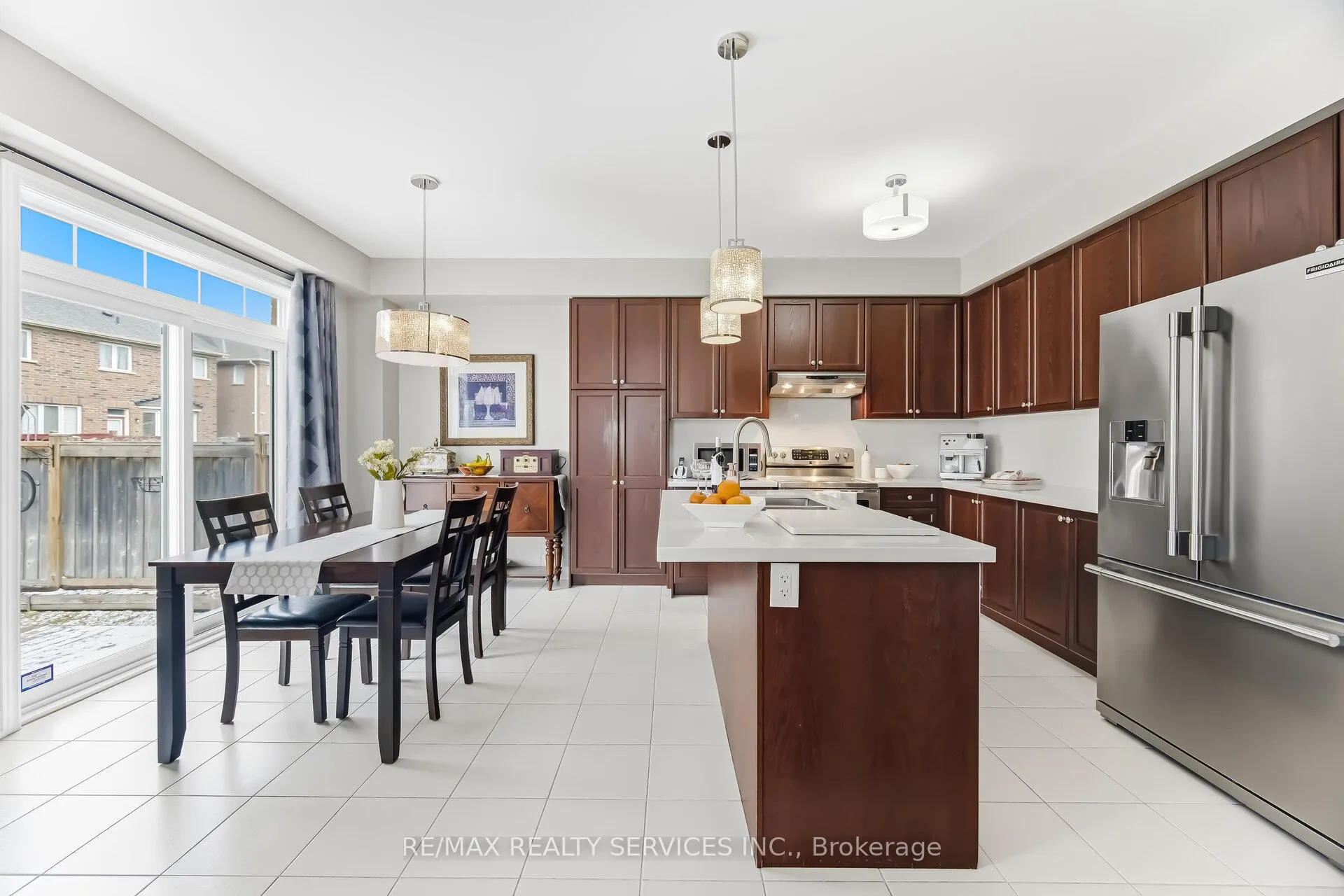Photo 12 of 93 Learmont Avenue, Caledon, Rural Caledon — HOMEH