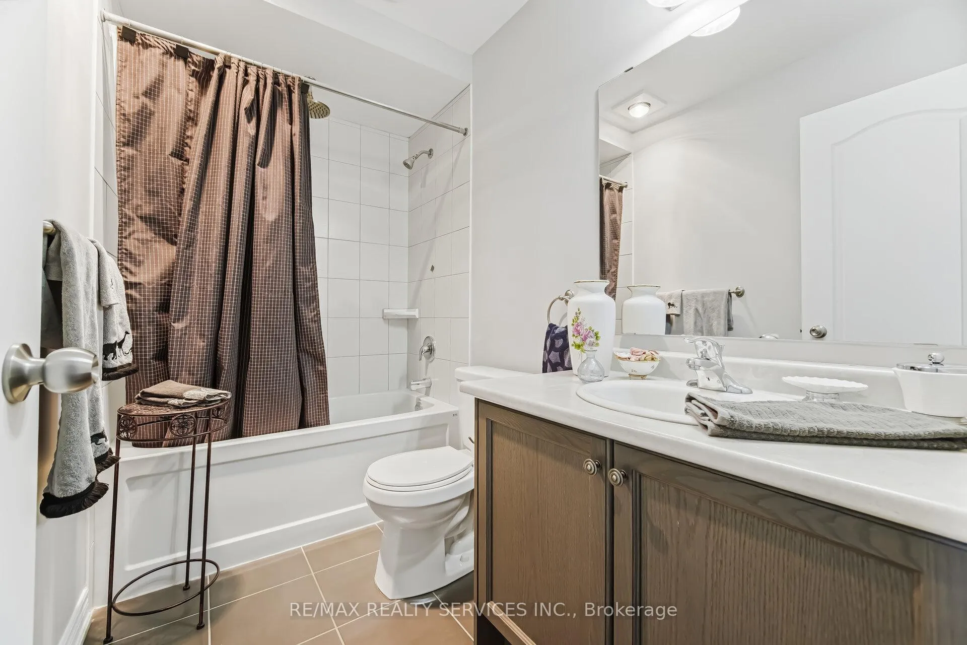 Photo 40 of 93 Learmont Avenue, Caledon, Rural Caledon — HOMEH