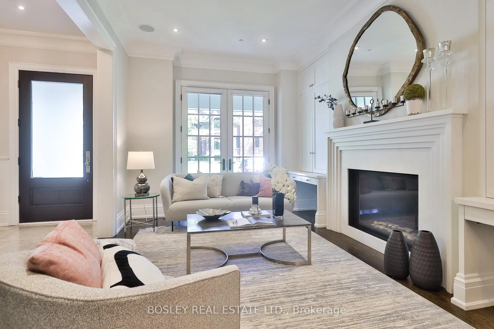 Photo 4 of 52 Killdeer Crescent, Toronto, Leaside — HOMEH