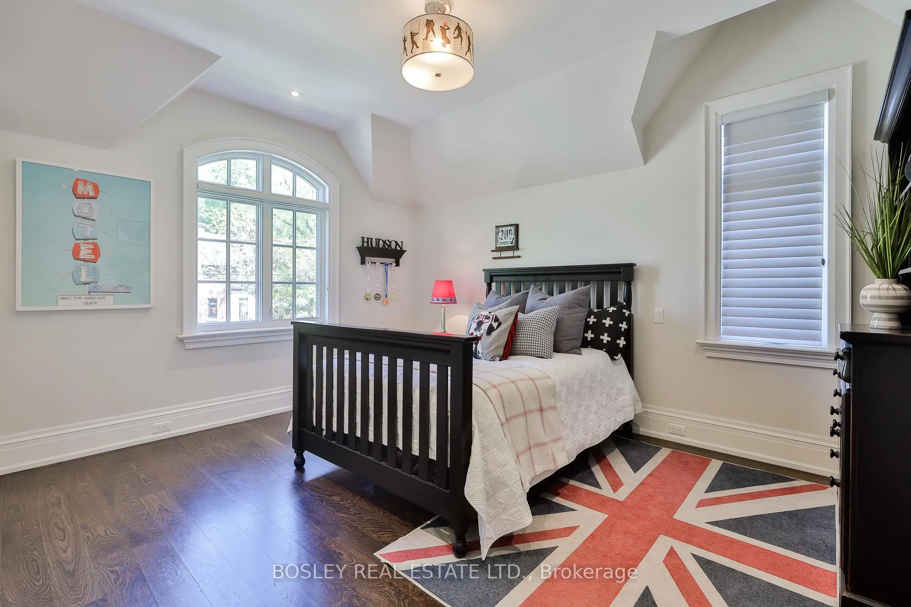 Photo 20 of 52 Killdeer Crescent, Toronto, Leaside — HOMEH
