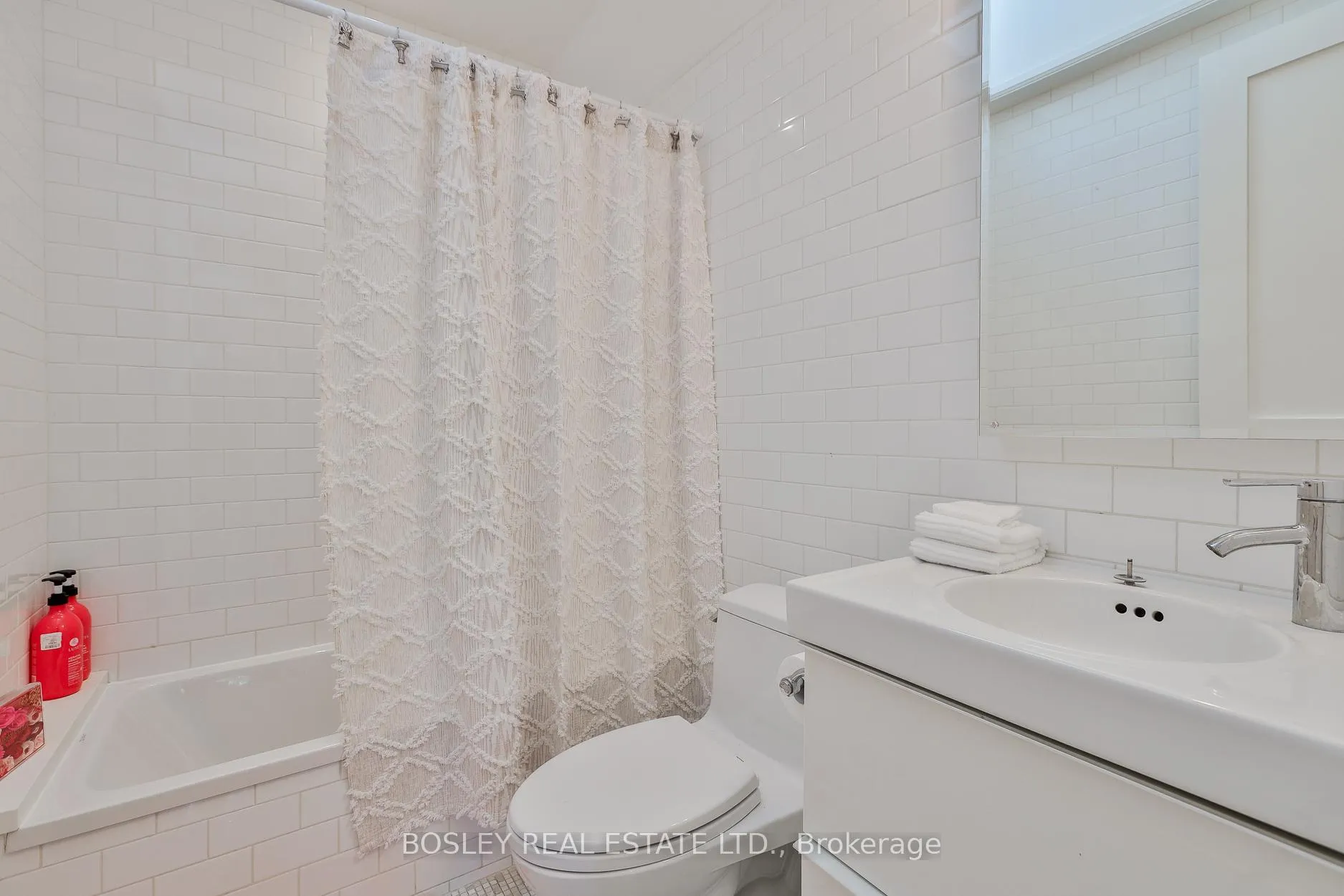 Photo 23 of 52 Killdeer Crescent, Toronto, Leaside — HOMEH