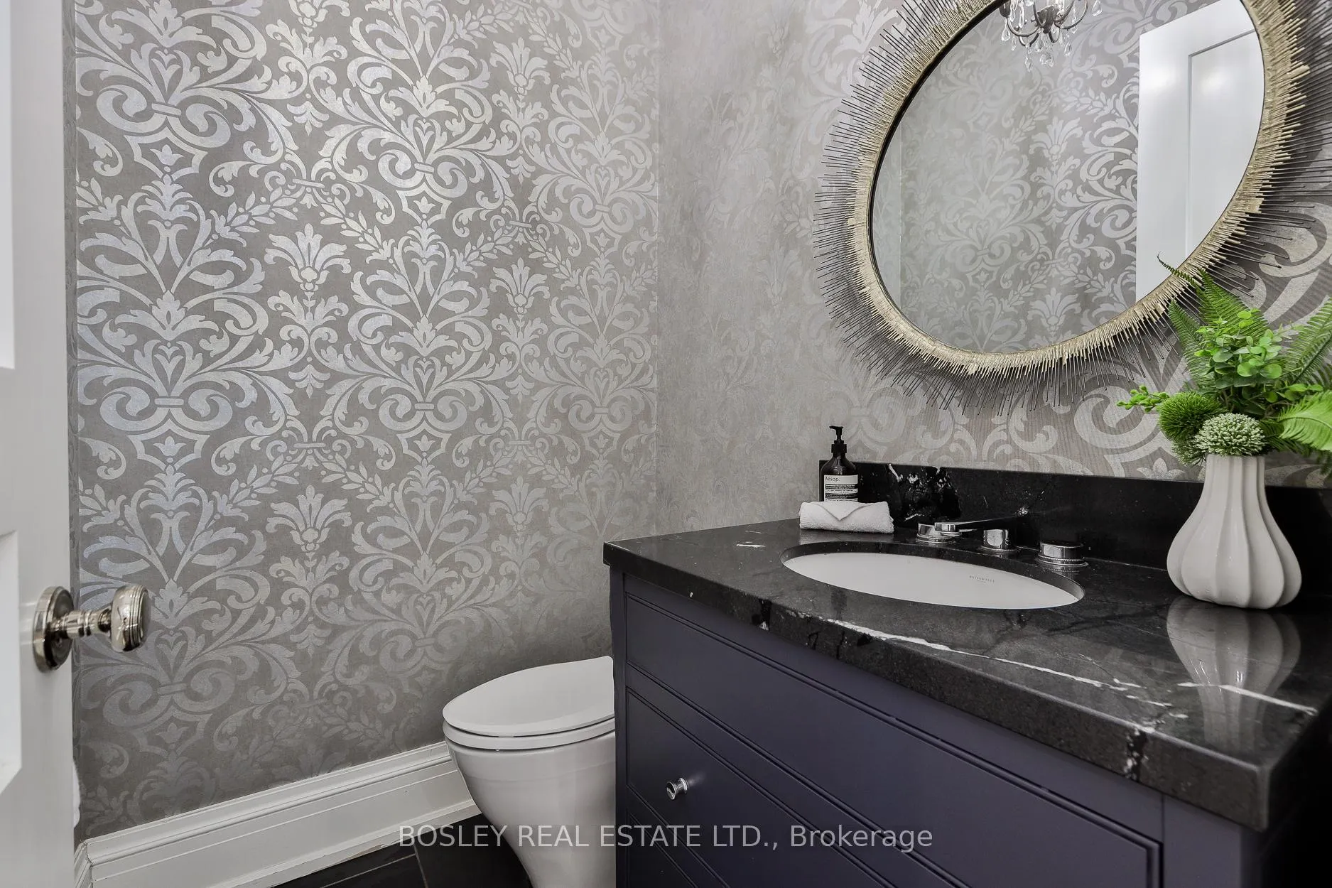 Photo 27 of 52 Killdeer Crescent, Toronto, Leaside — HOMEH