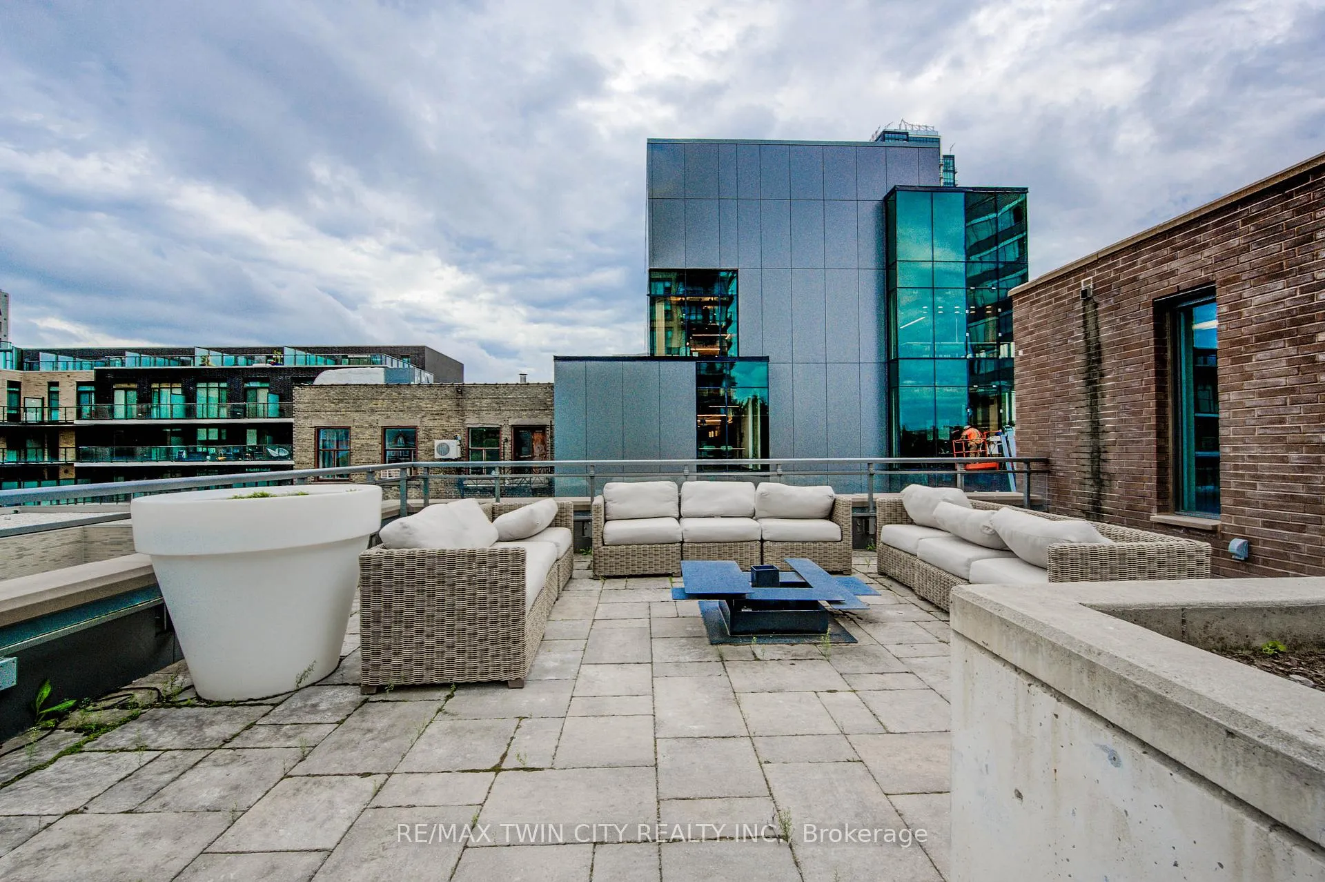 Photo 3 of Unit 112, 85 Duke Street W, Kitchener — HOMEH