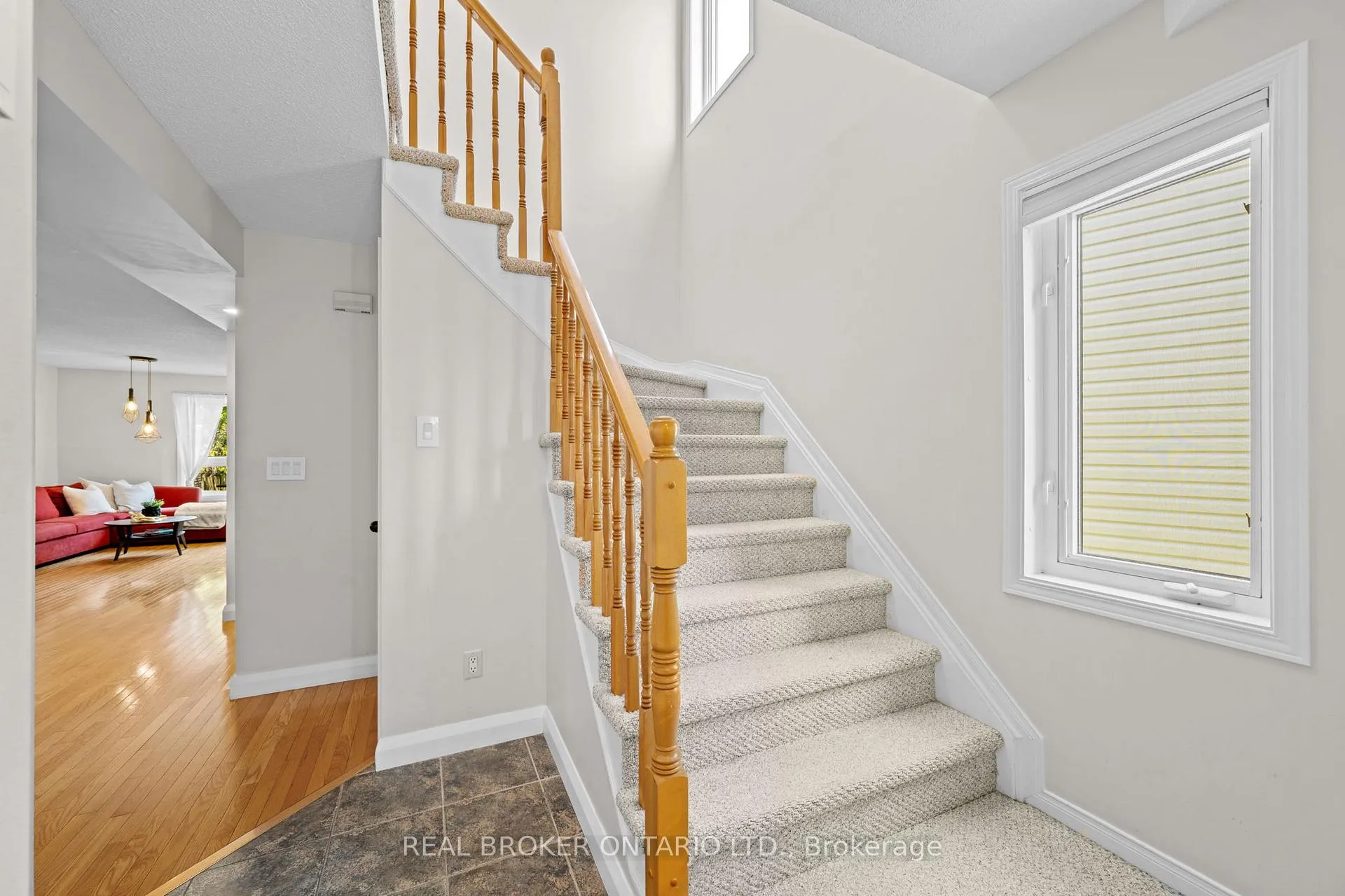 Photo 5 of 25 Steel Street, Ottawa, Beacon Hill South — HOMEH