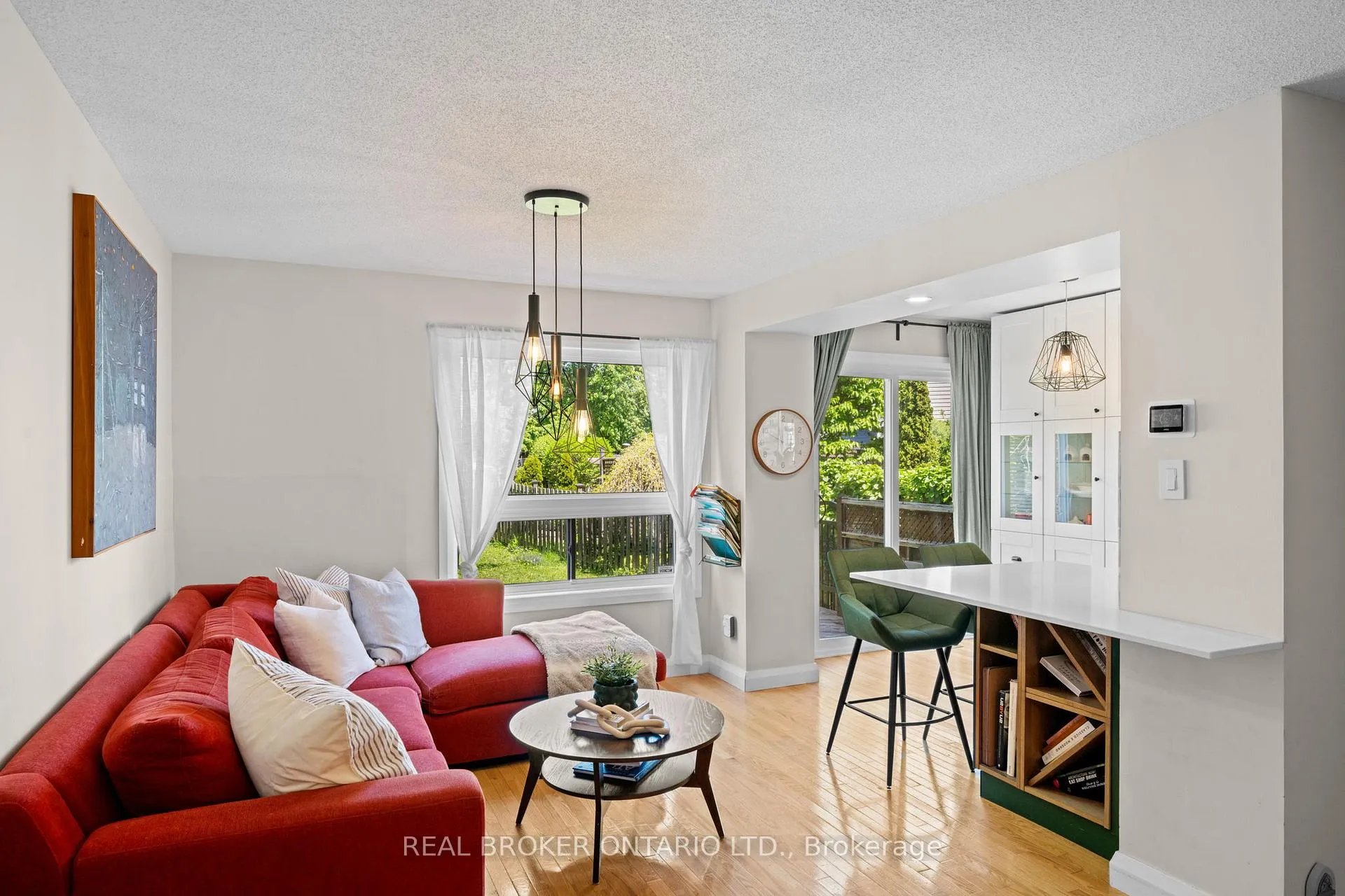 Photo 10 of 25 Steel Street, Ottawa, Beacon Hill South — HOMEH