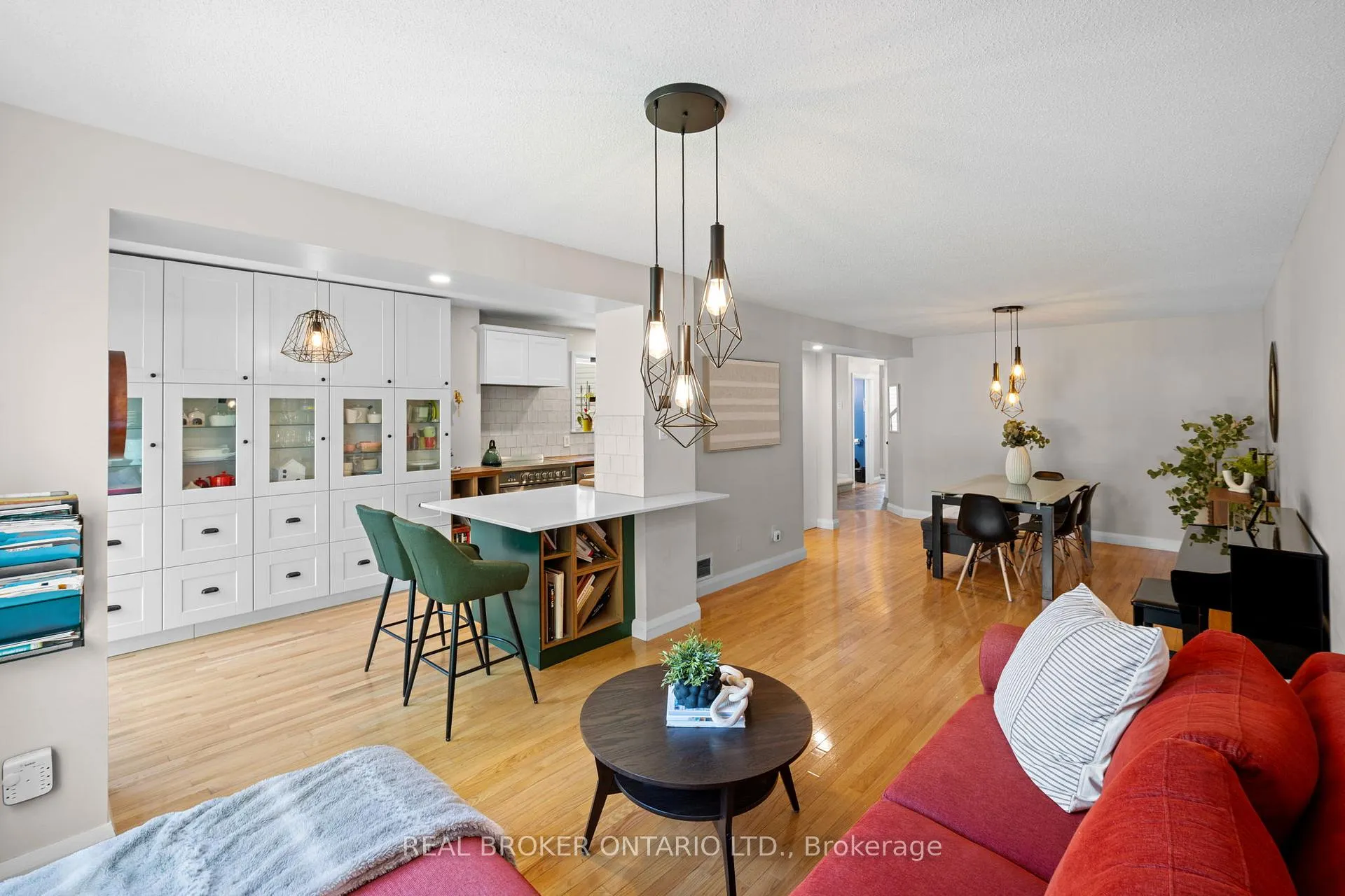 Photo 11 of 25 Steel Street, Ottawa, Beacon Hill South — HOMEH