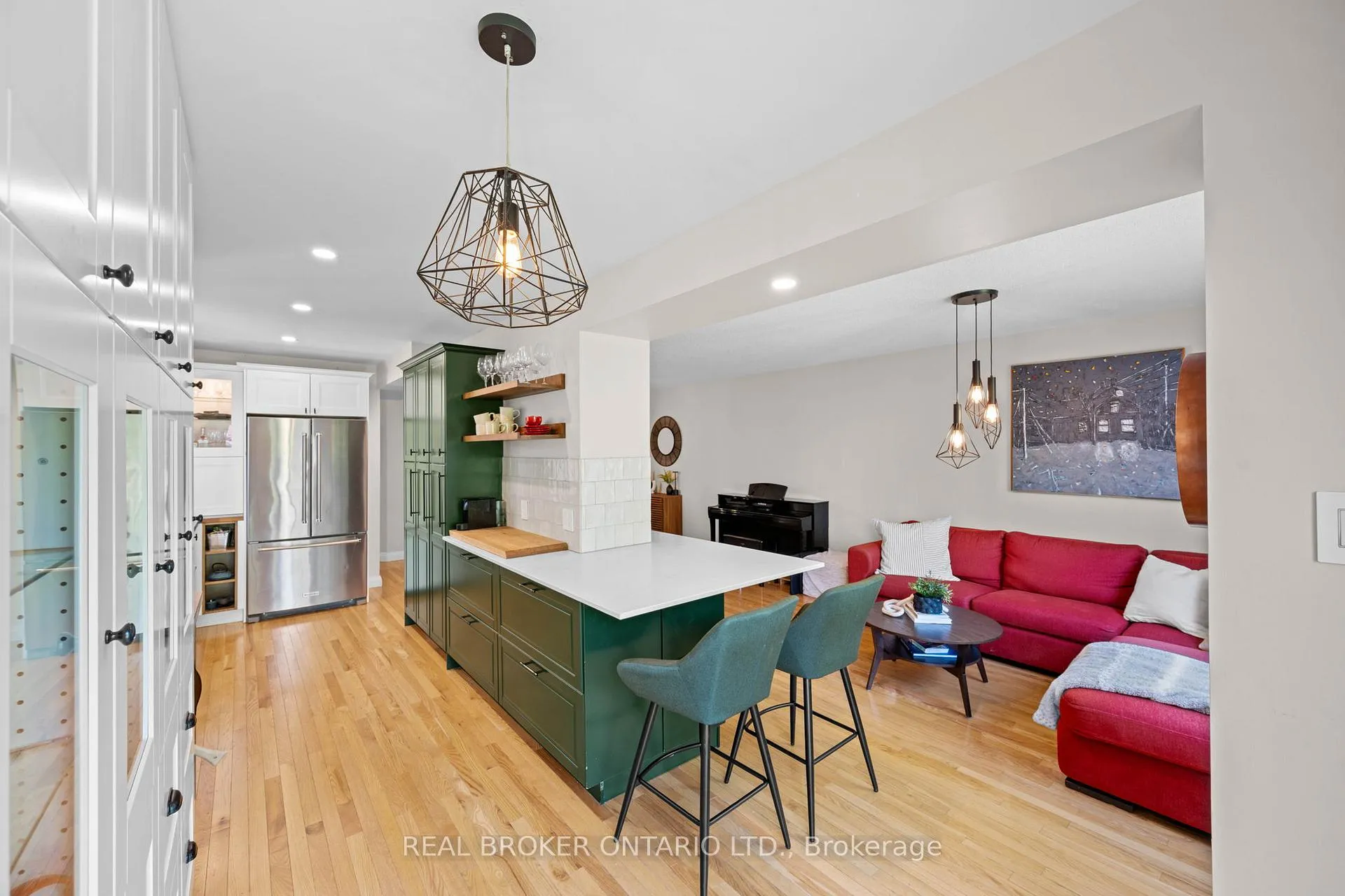 Photo 13 of 25 Steel Street, Ottawa, Beacon Hill South — HOMEH