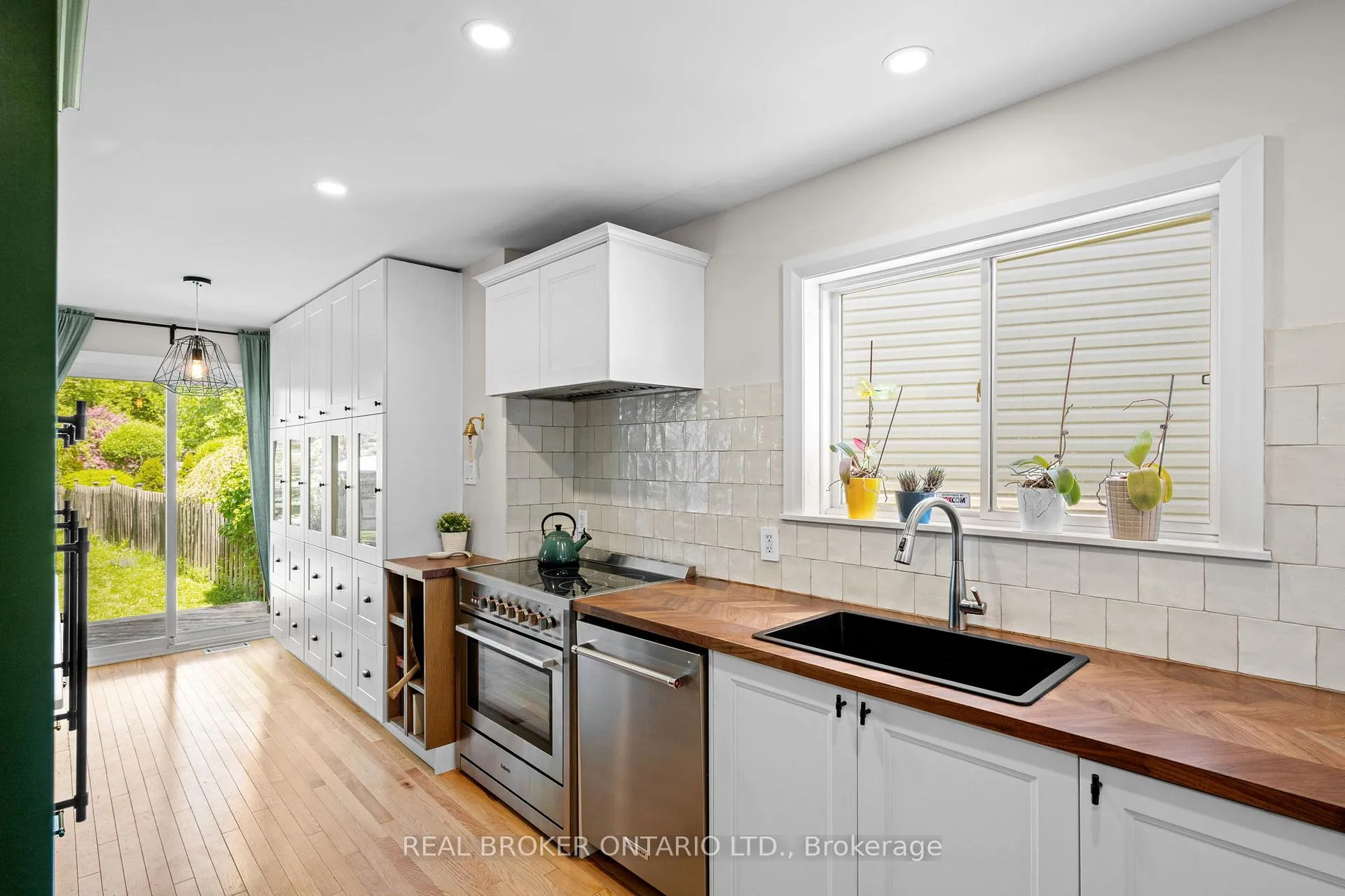 Photo 17 of 25 Steel Street, Ottawa, Beacon Hill South — HOMEH