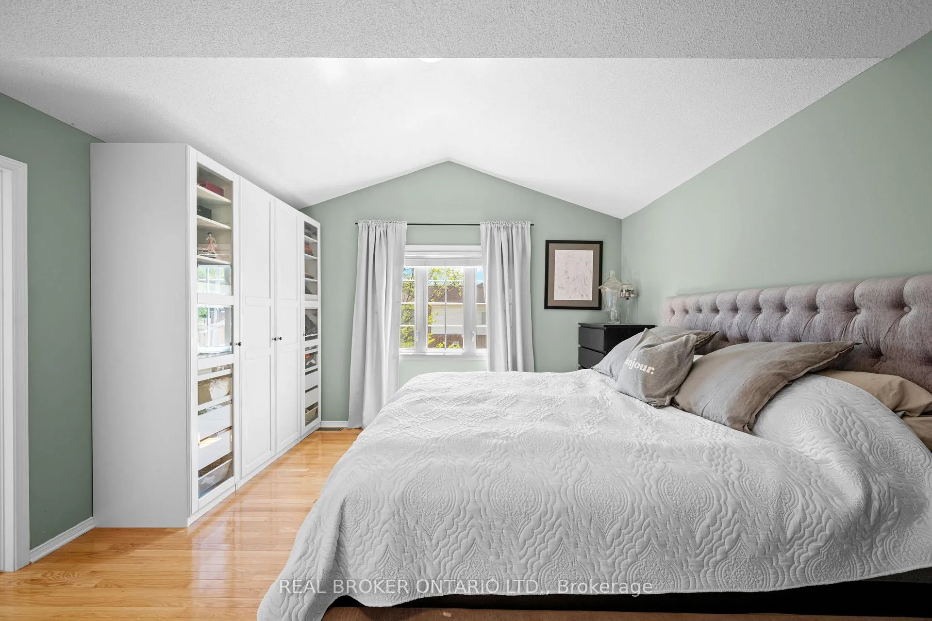 Photo 21 of 25 Steel Street, Ottawa, Beacon Hill South — HOMEH