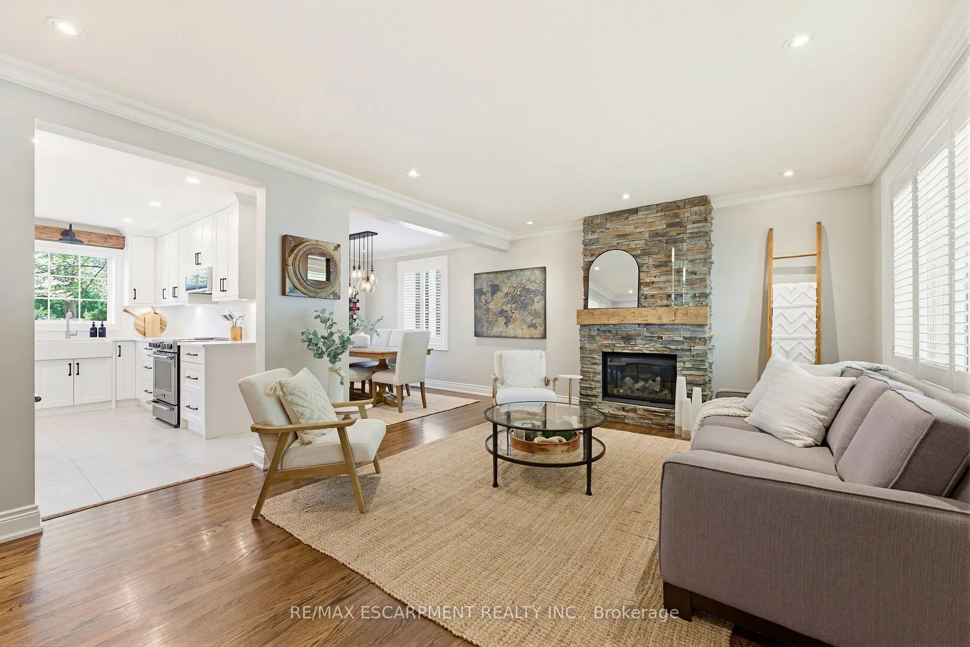 Photo 5 of 304 Parkside Drive, Hamilton, Waterdown — HOMEH