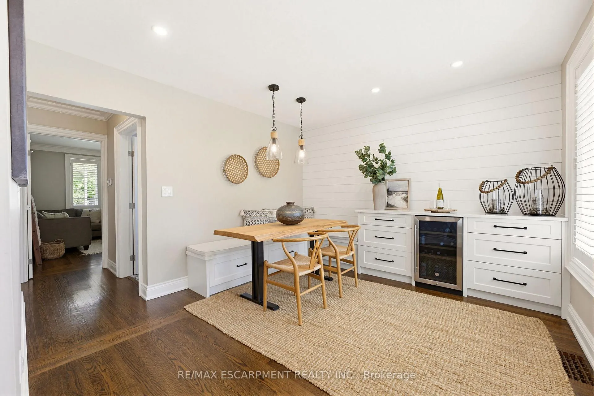 Photo 10 of 304 Parkside Drive, Hamilton, Waterdown — HOMEH