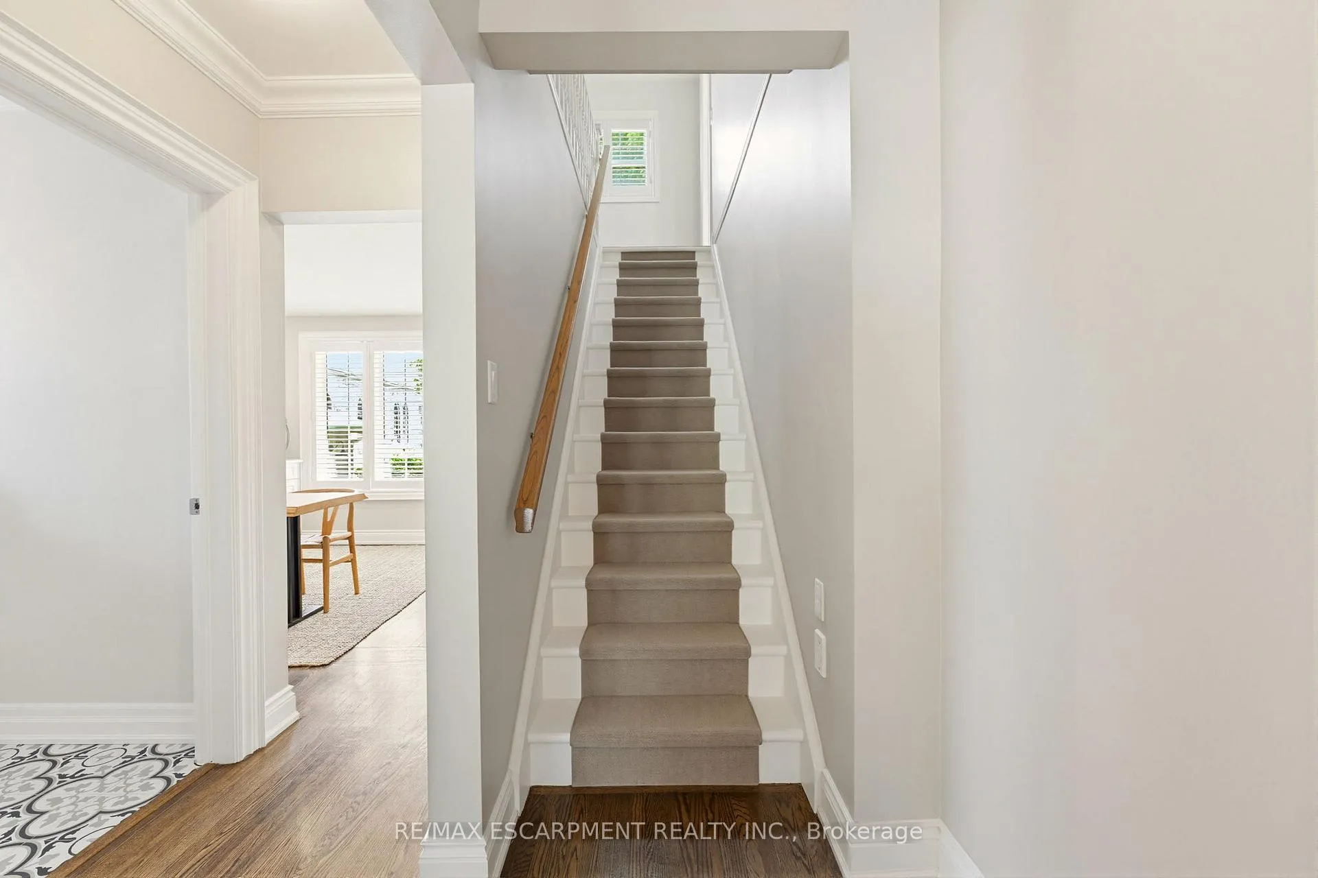 Photo 14 of 304 Parkside Drive, Hamilton, Waterdown — HOMEH
