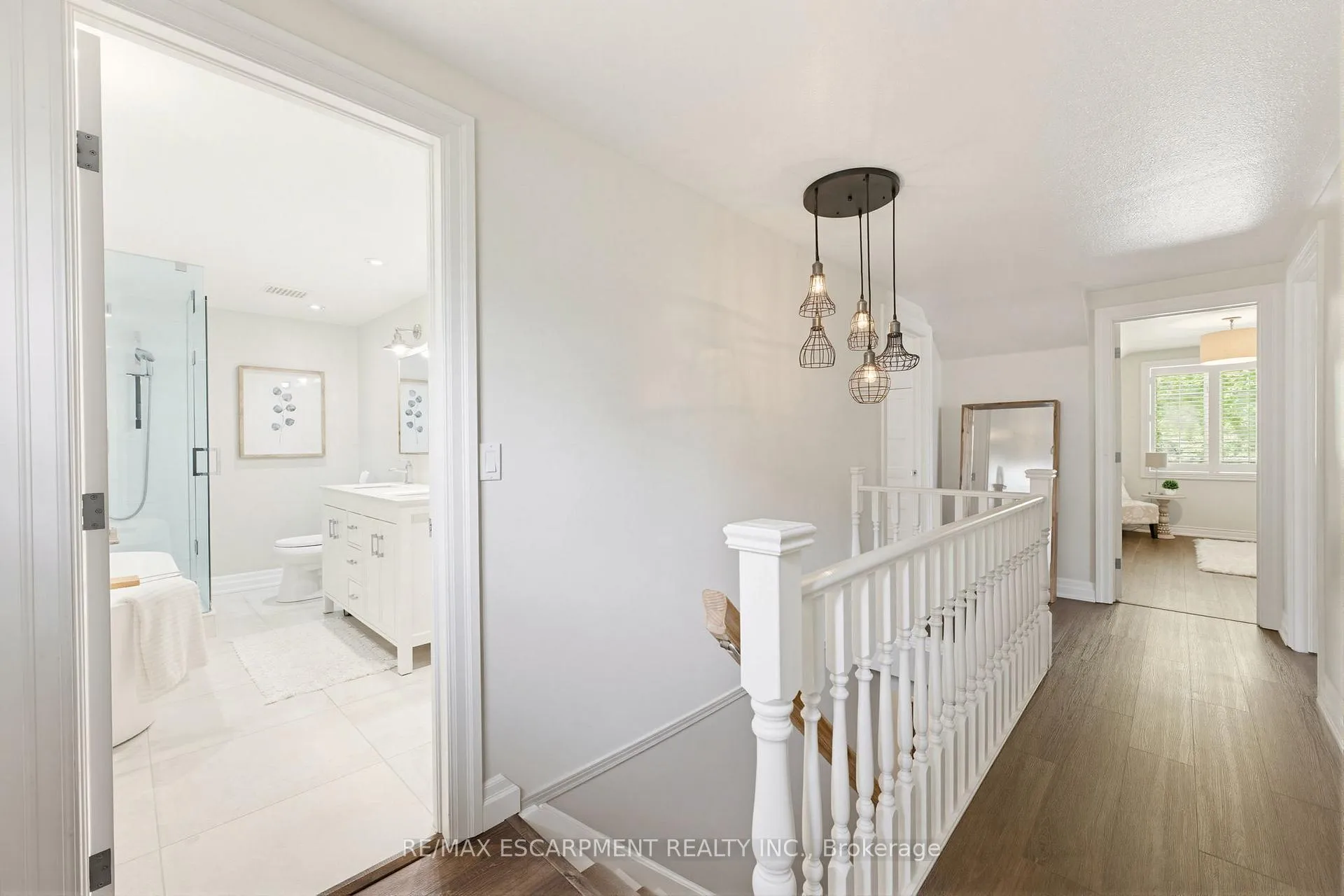 Photo 15 of 304 Parkside Drive, Hamilton, Waterdown — HOMEH