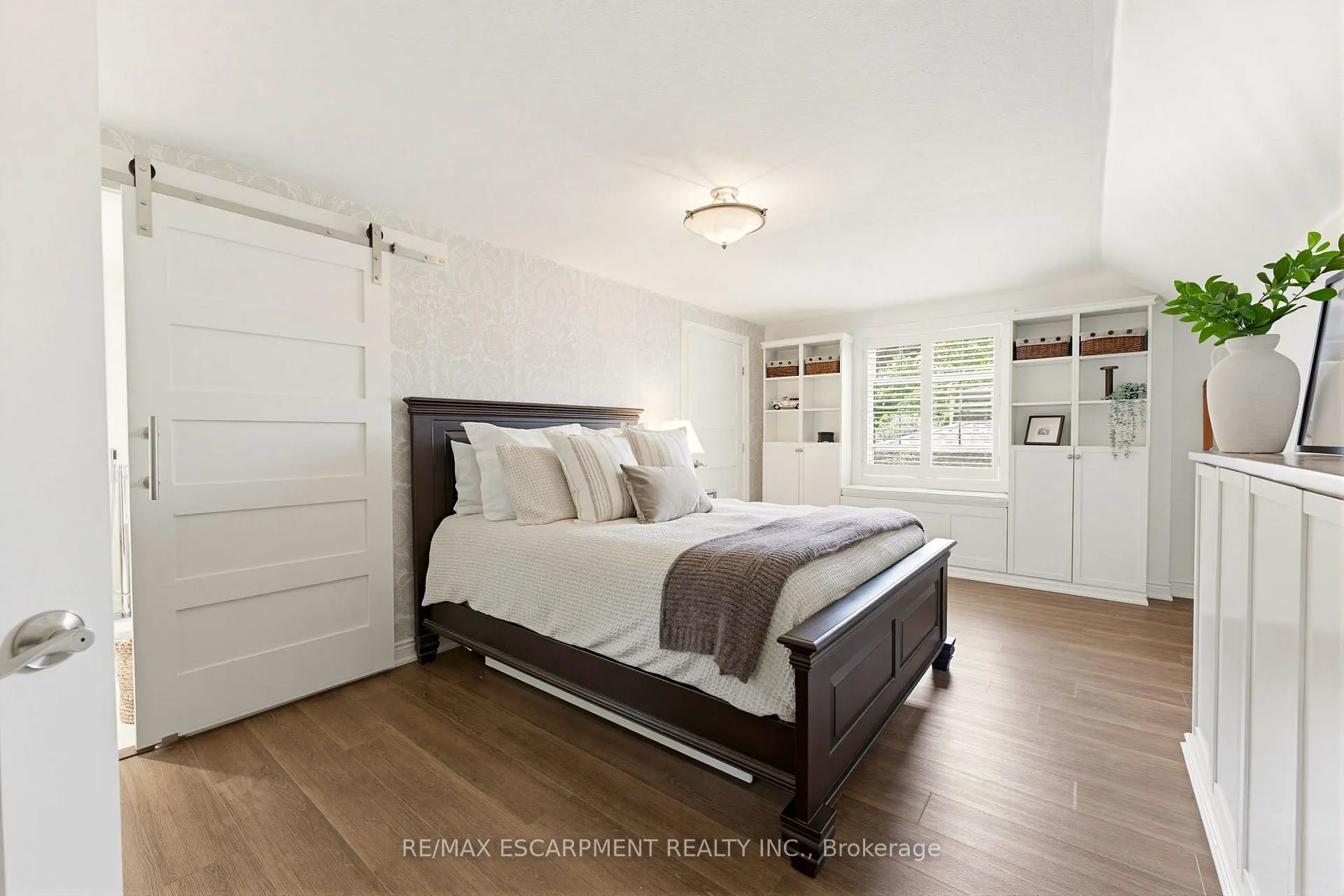 Photo 16 of 304 Parkside Drive, Hamilton, Waterdown — HOMEH