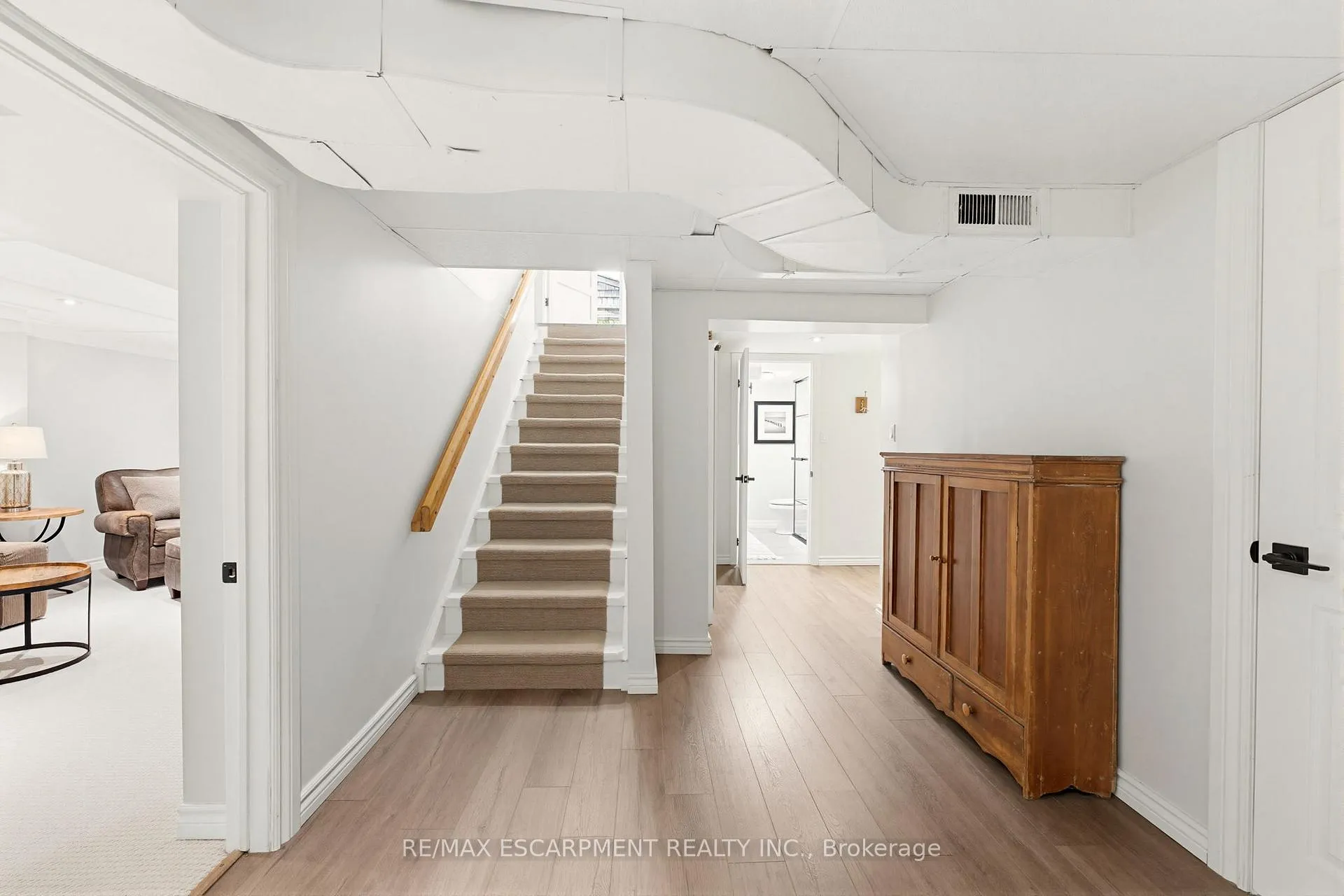 Photo 20 of 304 Parkside Drive, Hamilton, Waterdown — HOMEH