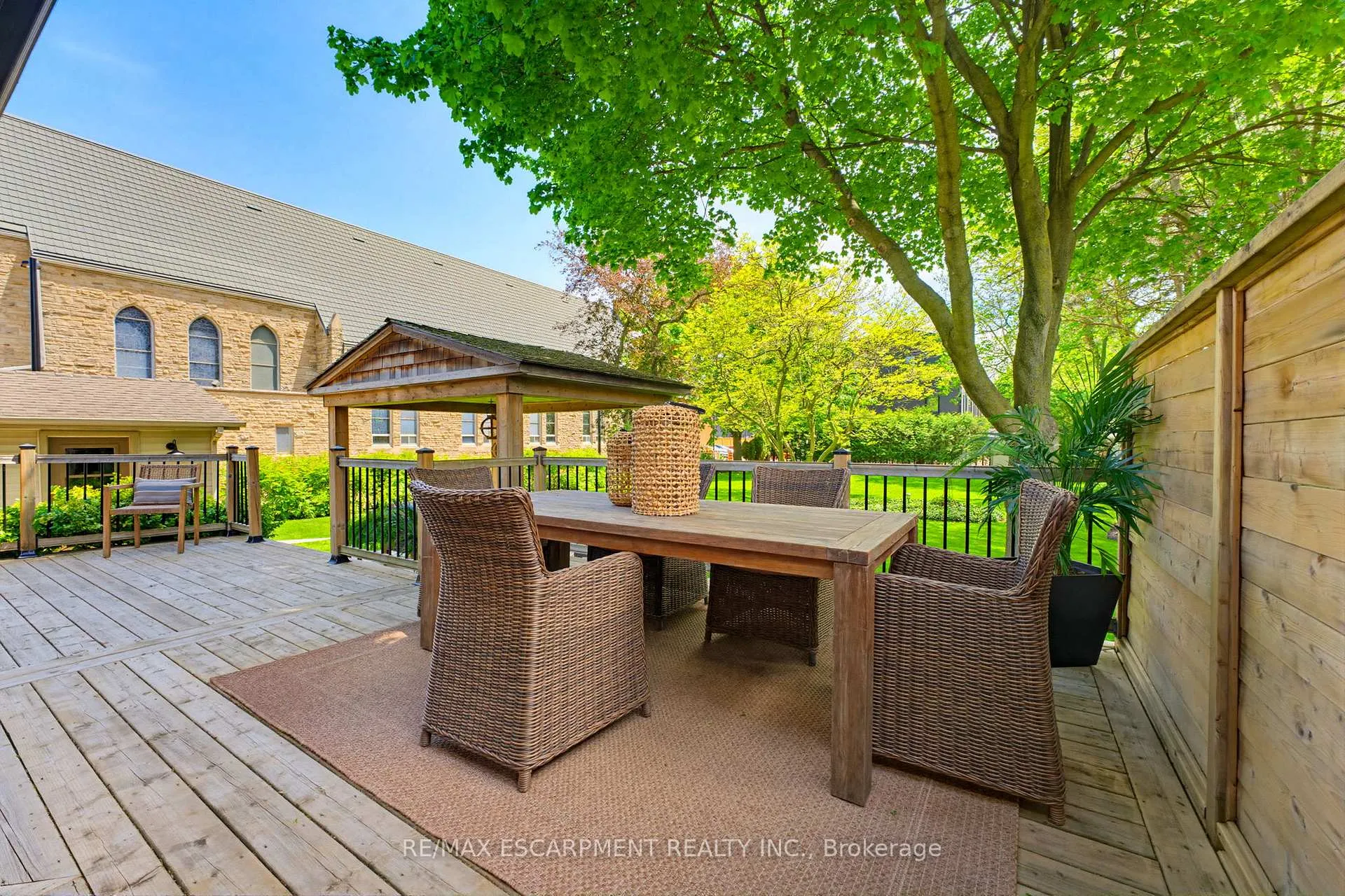 Photo 26 of 304 Parkside Drive, Hamilton, Waterdown — HOMEH