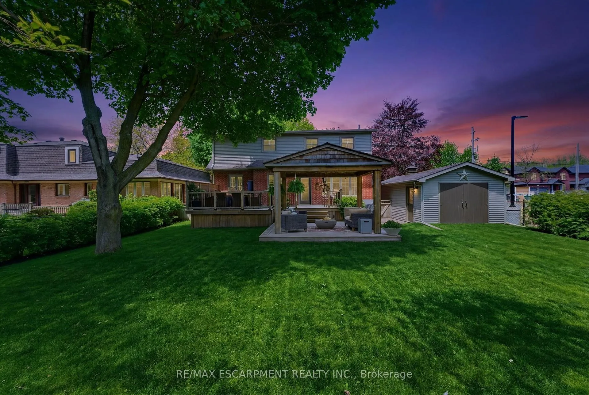Photo 32 of 304 Parkside Drive, Hamilton, Waterdown — HOMEH