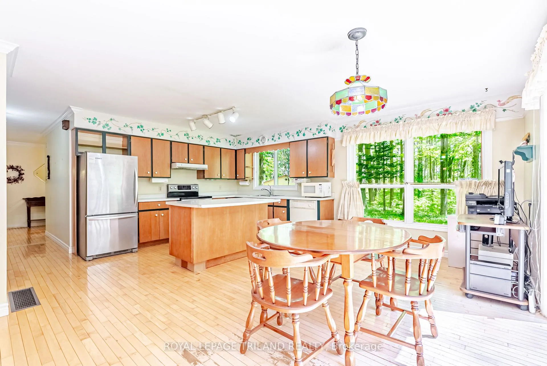 Photo 13 of 1591 Elgin Road, Thames Centre, Rural Thames Centre — HOMEH