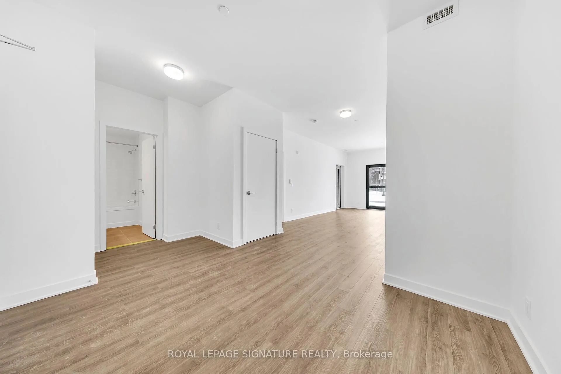 Photo 3 of Unit 111, 51 Clarington Boulevard, Clarington, Bowmanville — HOMEH