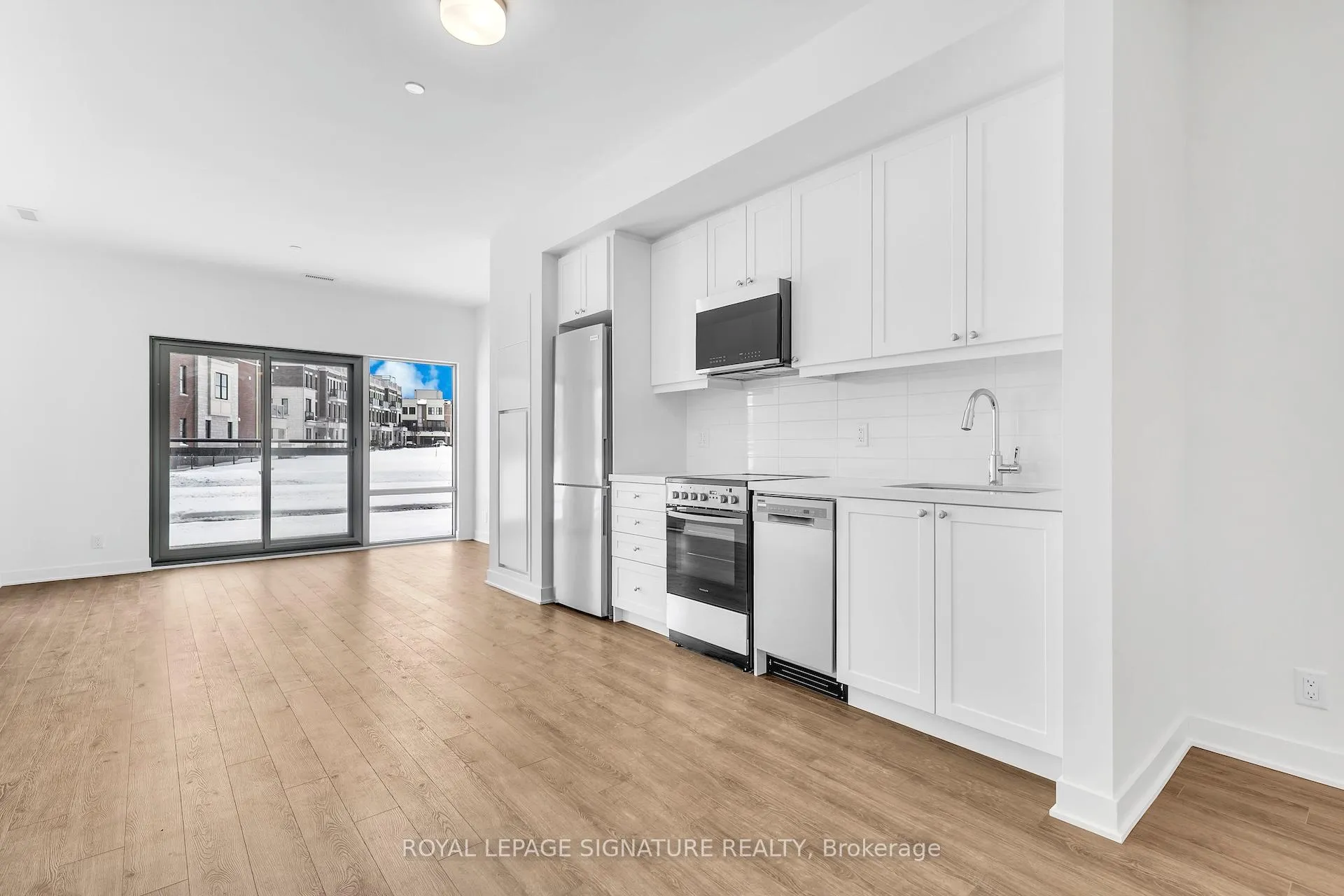 Photo 7 of Unit 111, 51 Clarington Boulevard, Clarington, Bowmanville — HOMEH