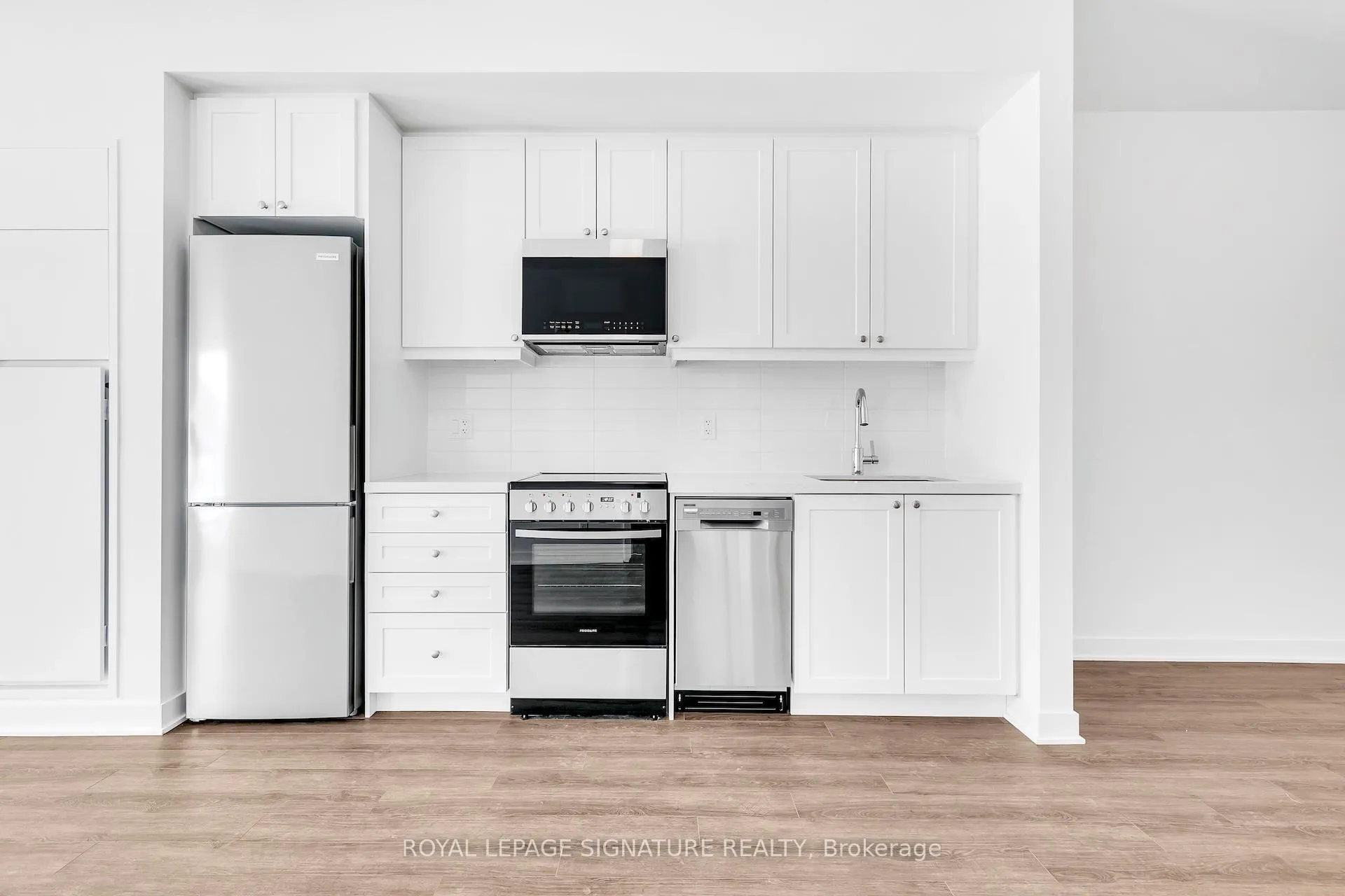 Photo 8 of Unit 111, 51 Clarington Boulevard, Clarington, Bowmanville — HOMEH