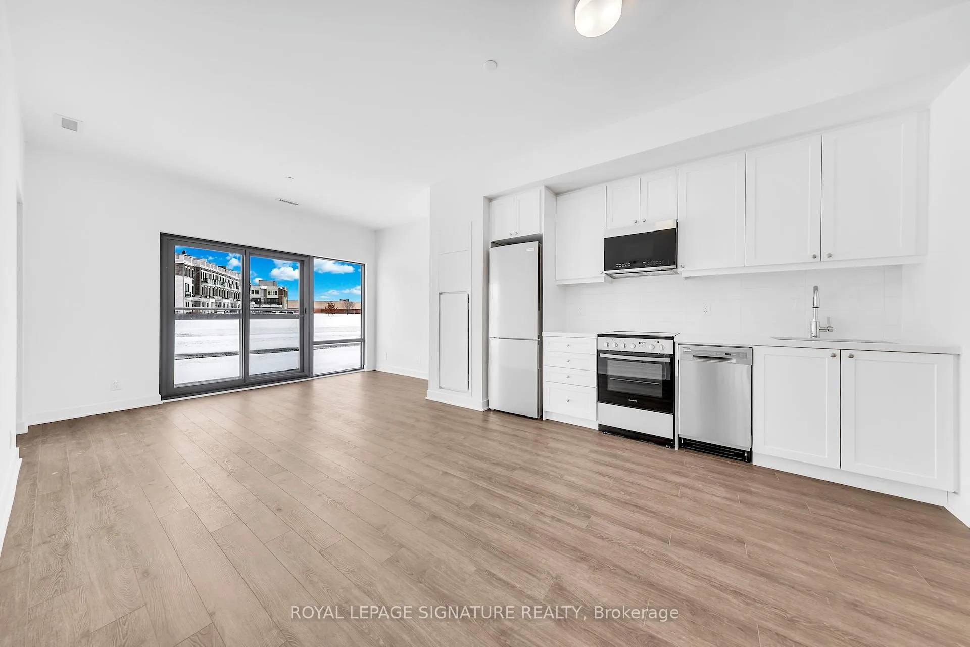 Photo 17 of Unit 111, 51 Clarington Boulevard, Clarington, Bowmanville — HOMEH