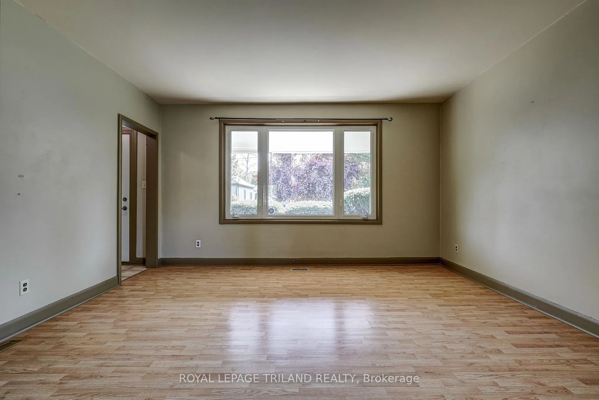 Photo 8 of 24 Isabel Street, St. Thomas — HOMEH