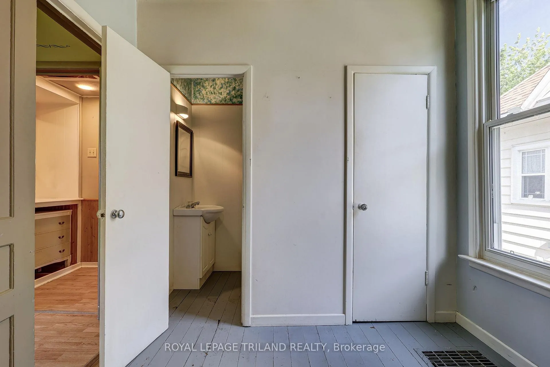 Photo 16 of 24 Isabel Street, St. Thomas — HOMEH