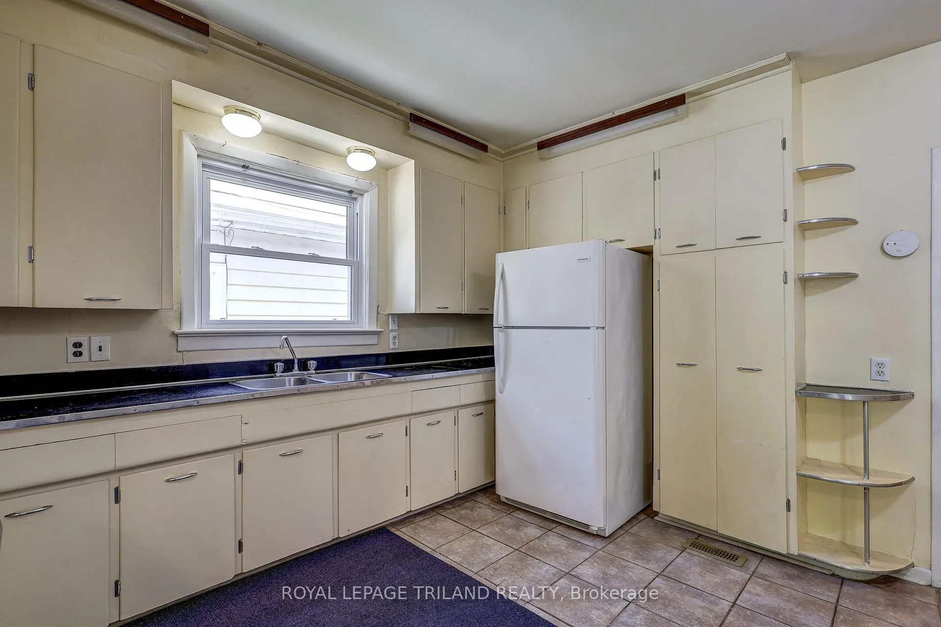 Photo 22 of 24 Isabel Street, St. Thomas — HOMEH