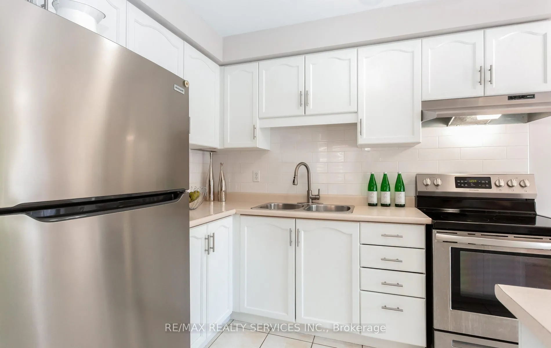 Photo 7 of 14 Todmorden Drive, Brampton, Northwest Sandalwood Parkway — HOMEH