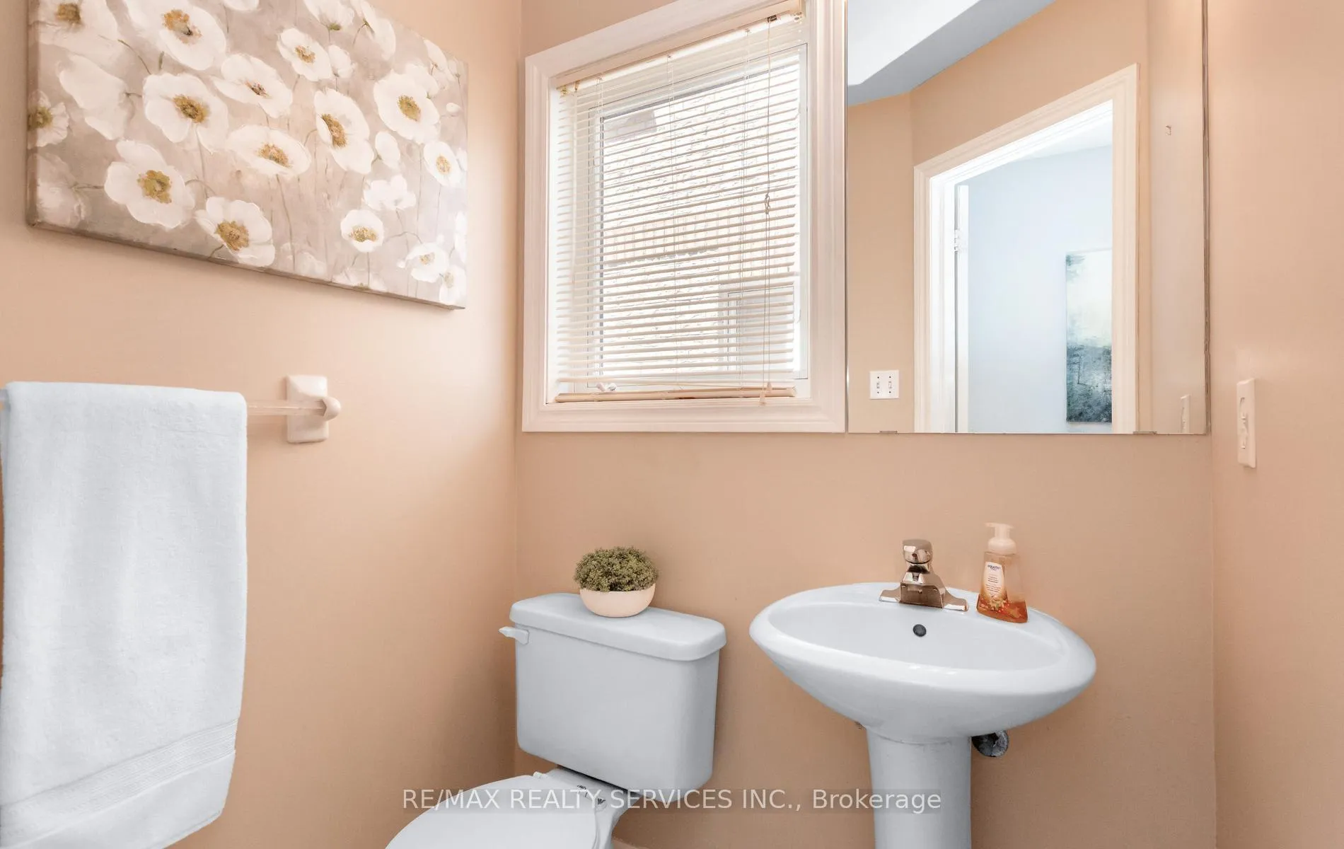 Photo 16 of 14 Todmorden Drive, Brampton, Northwest Sandalwood Parkway — HOMEH