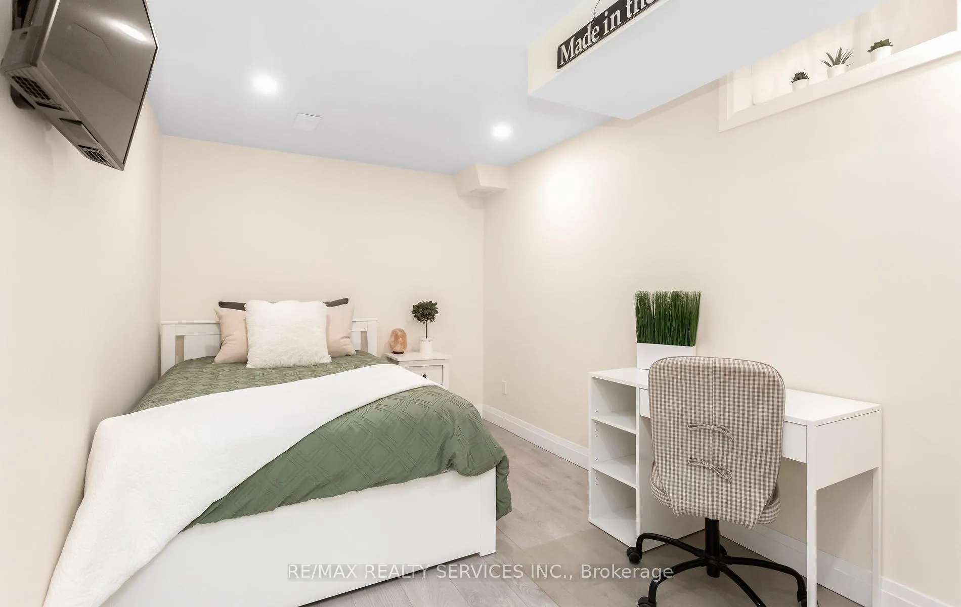 Photo 27 of 14 Todmorden Drive, Brampton, Northwest Sandalwood Parkway — HOMEH