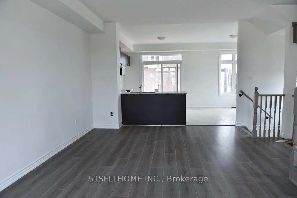 Photo 6 of 35 Gilford Street, Brampton, Credit Valley — HOMEH