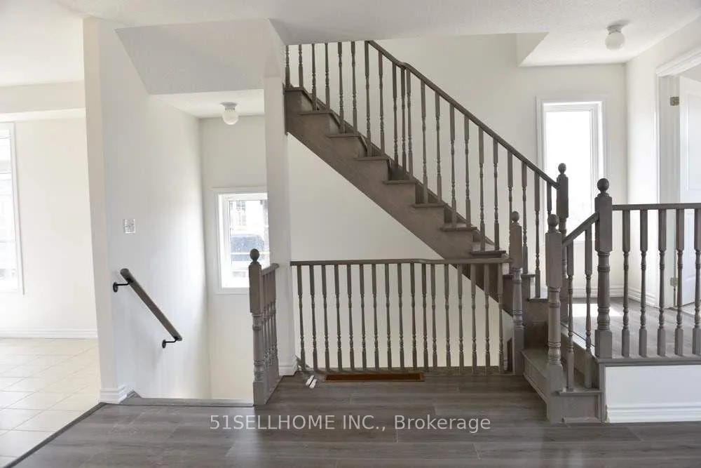 Photo 7 of 35 Gilford Street, Brampton, Credit Valley — HOMEH