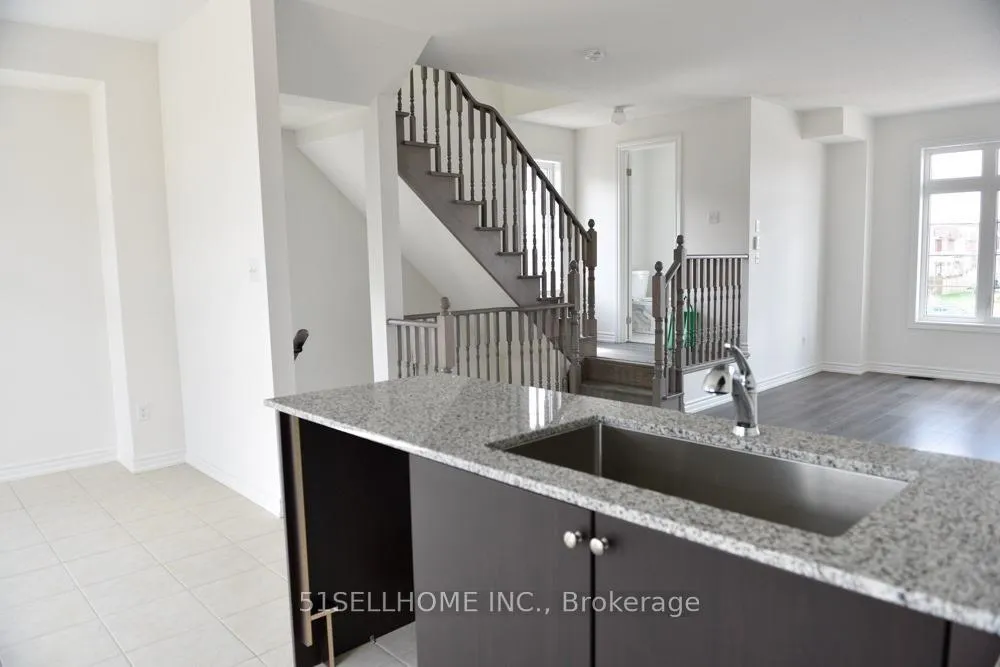 Photo 11 of 35 Gilford Street, Brampton, Credit Valley — HOMEH