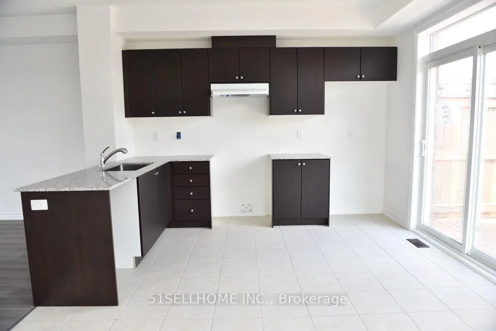 Photo 12 of 35 Gilford Street, Brampton, Credit Valley — HOMEH
