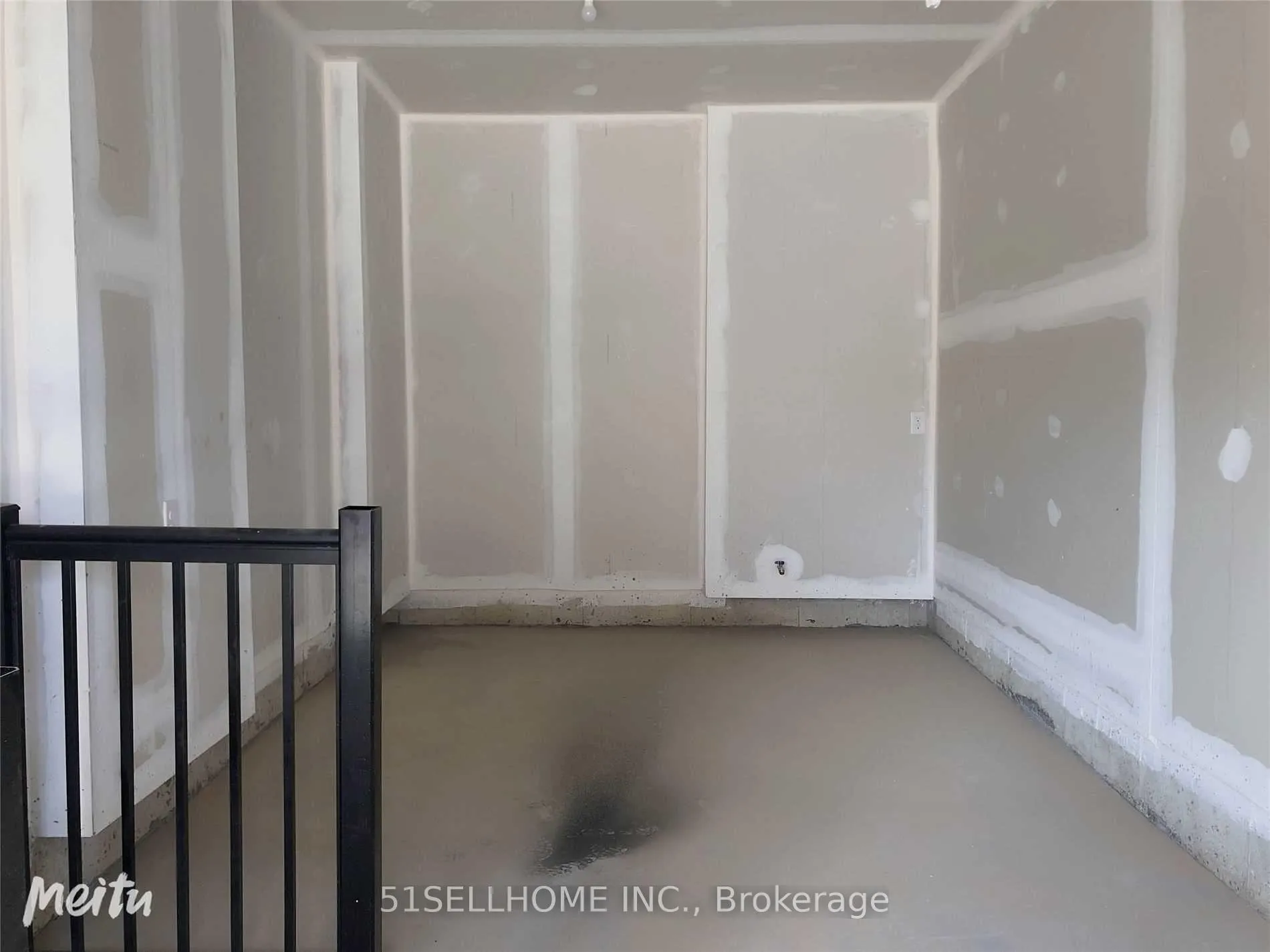 Photo 21 of 35 Gilford Street, Brampton, Credit Valley — HOMEH