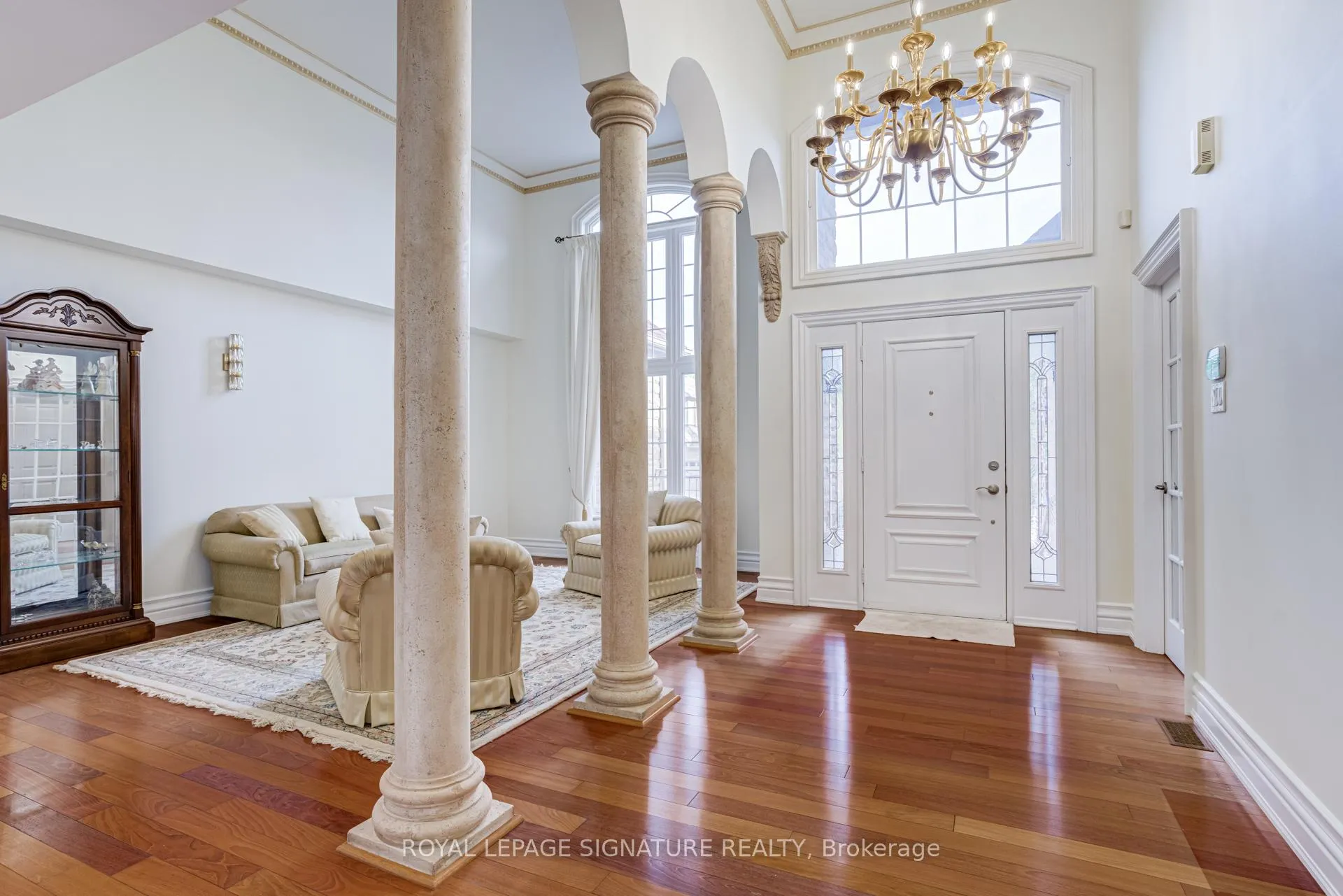Photo 5 of 38 Pinemeadow Drive, Vaughan, East Woodbridge — HOMEH